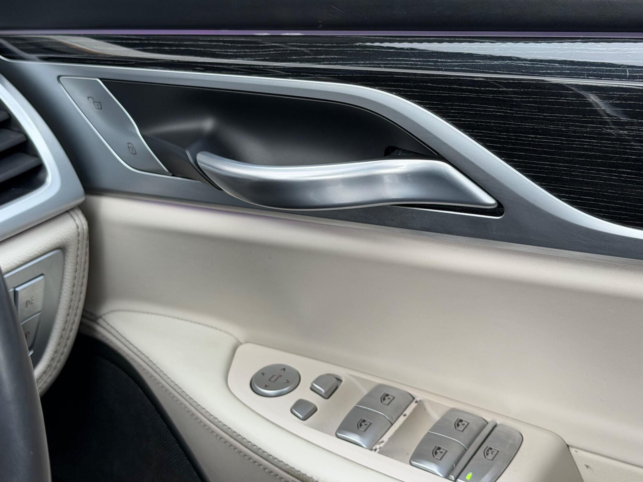 BMW 7 Series view 50