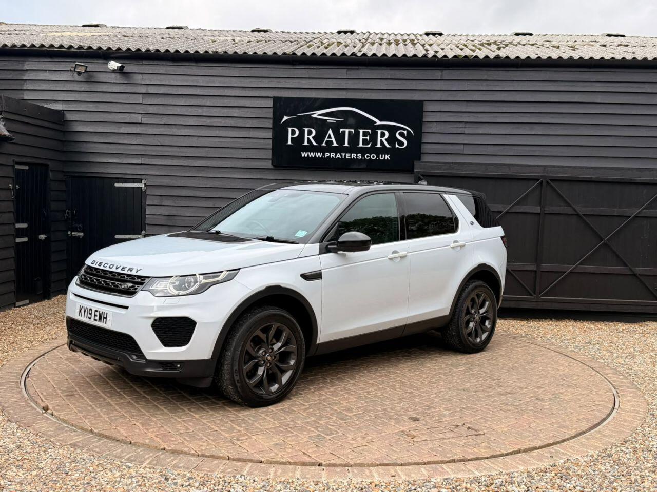 Land Rover Discovery Sport view 2
