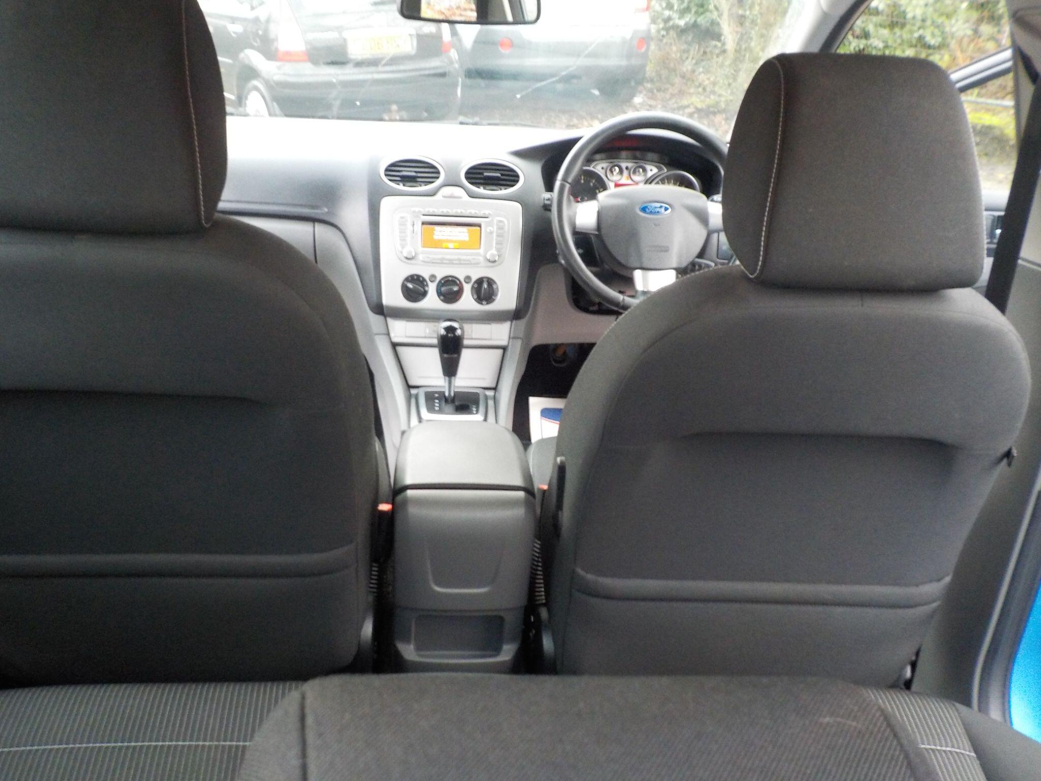 Ford Focus 1.6 Sport Auto 5dr