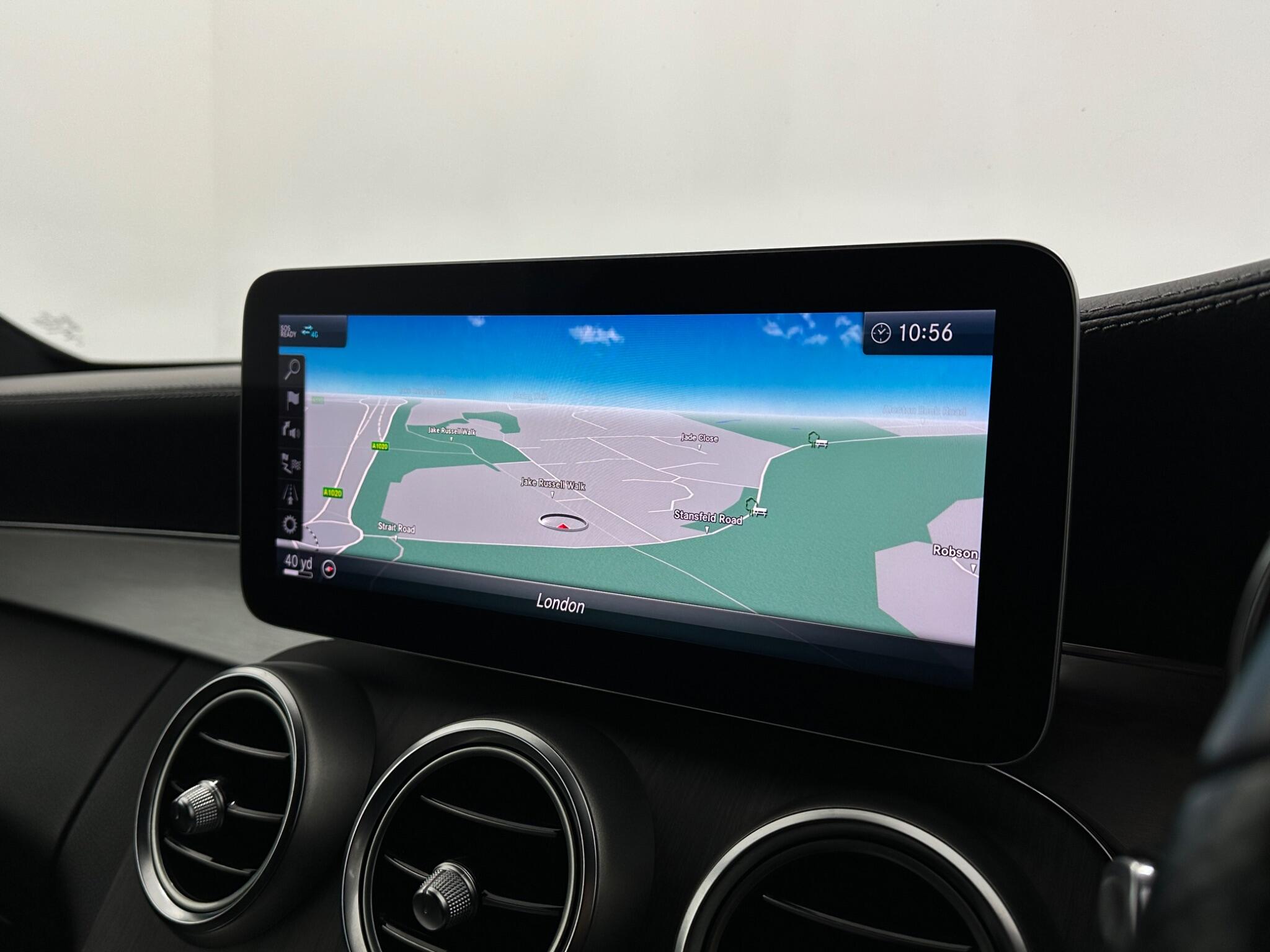 Mercedes-Benz C-Class view 23