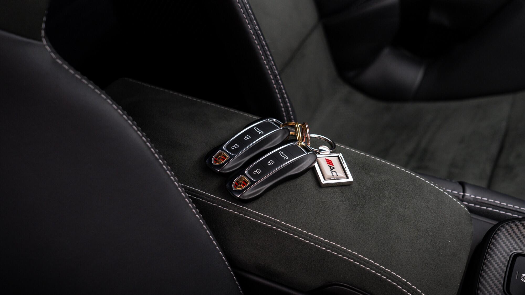 Porsche 911 view 68