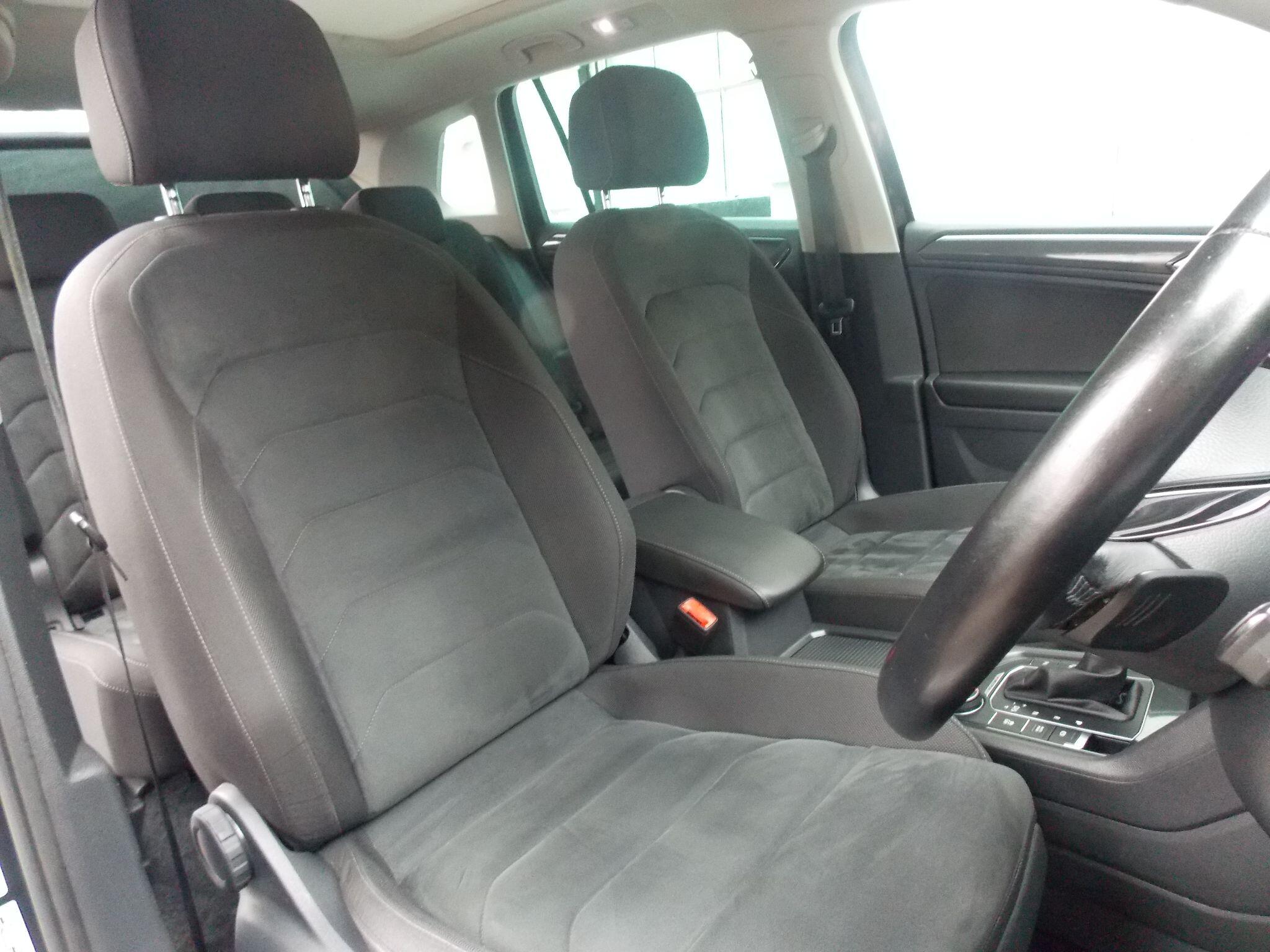 Volkswagen Tiguan view 22