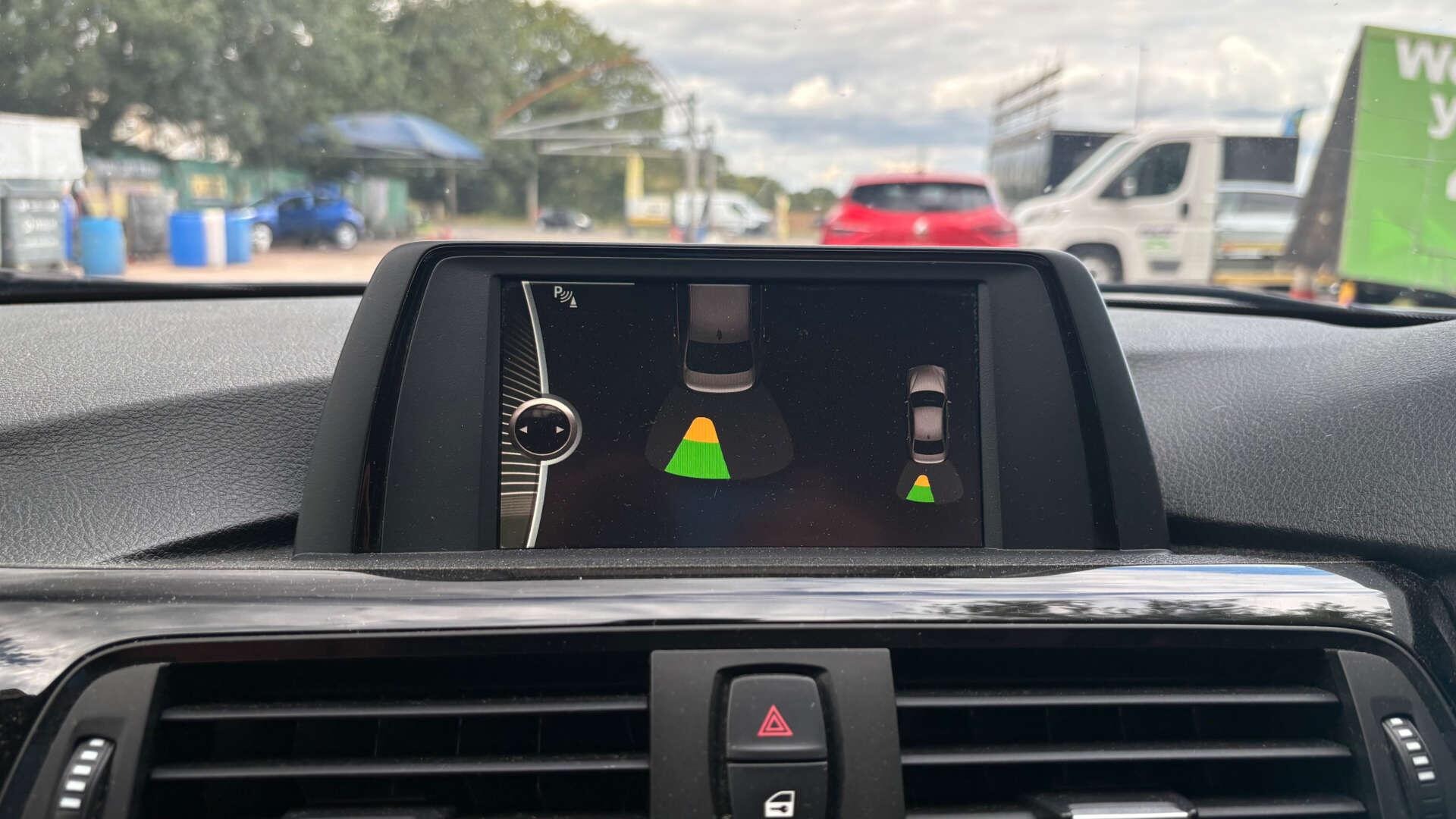 BMW 3 Series view 4