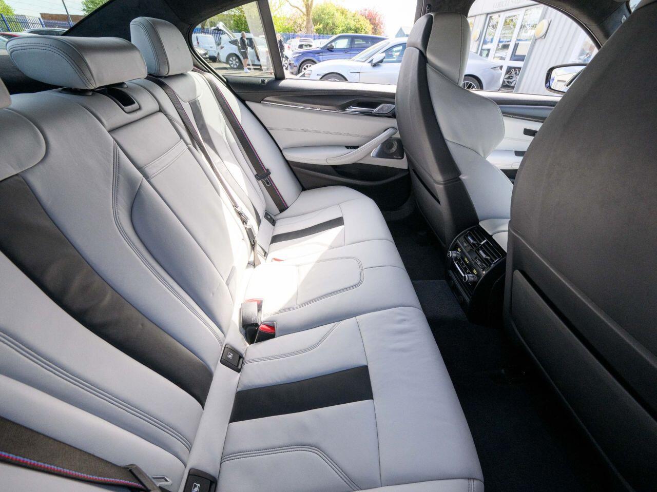 BMW M5 view 14