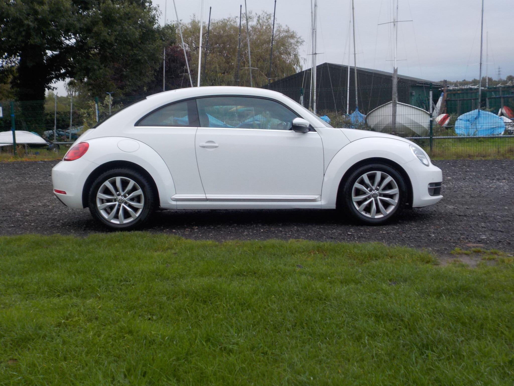 Volkswagen Beetle 1.6 TDI BlueMotion Tech Design Euro 5 (s/s) 3dr
