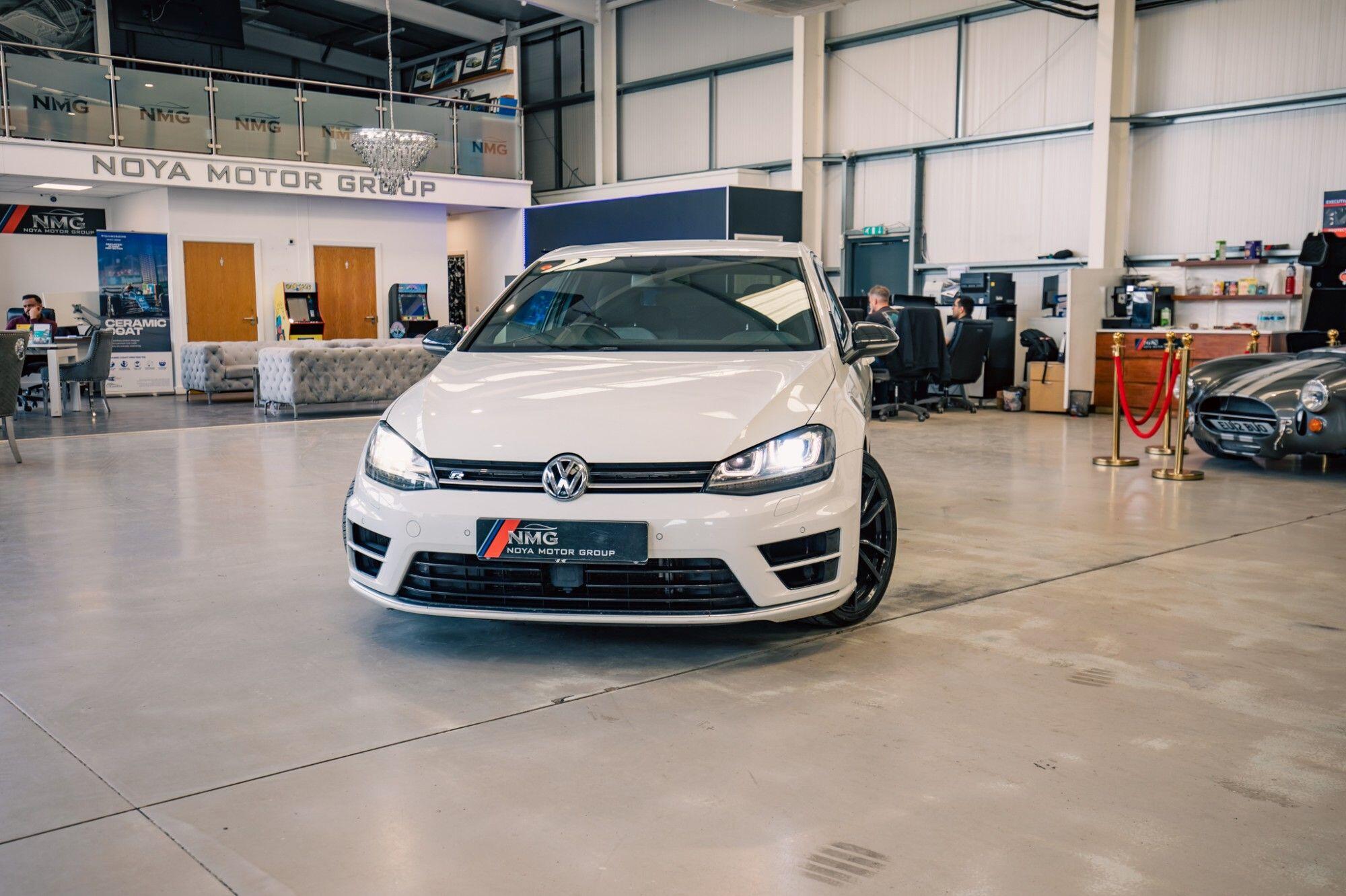 Volkswagen Golf view 4