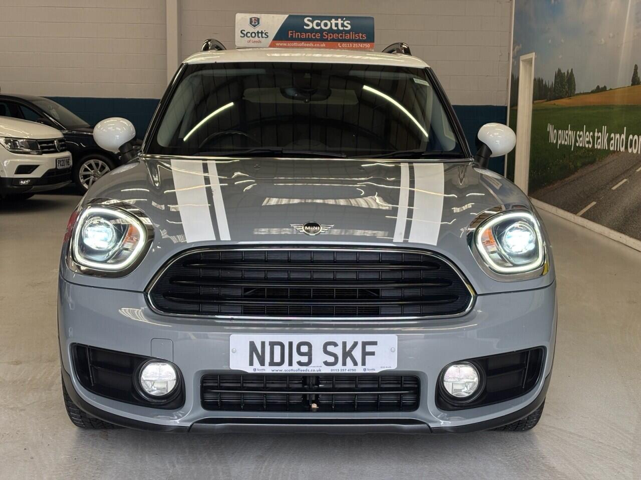 Mini Countryman view 2