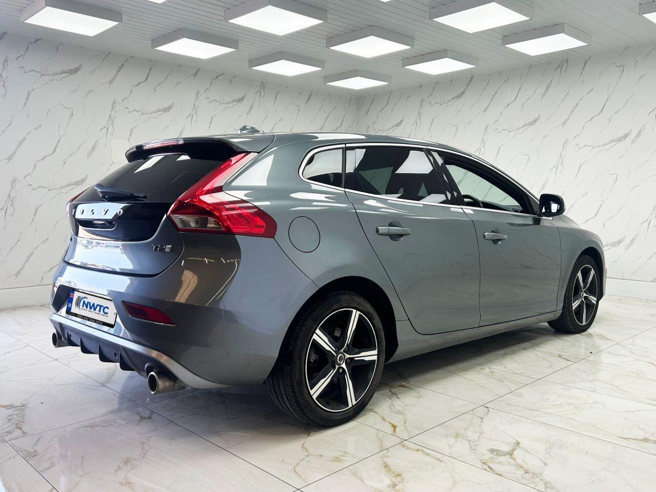 Volvo V40 view 13