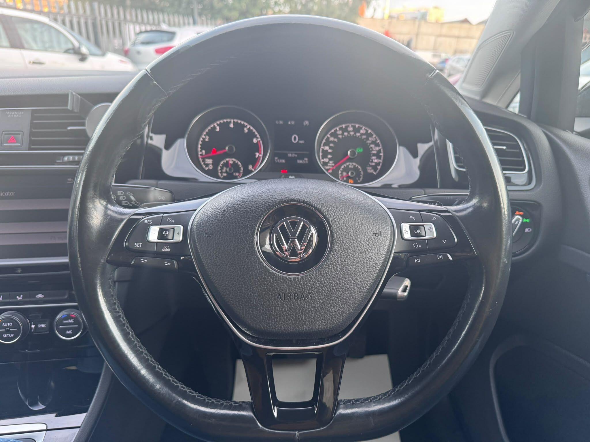 Volkswagen Golf view 42