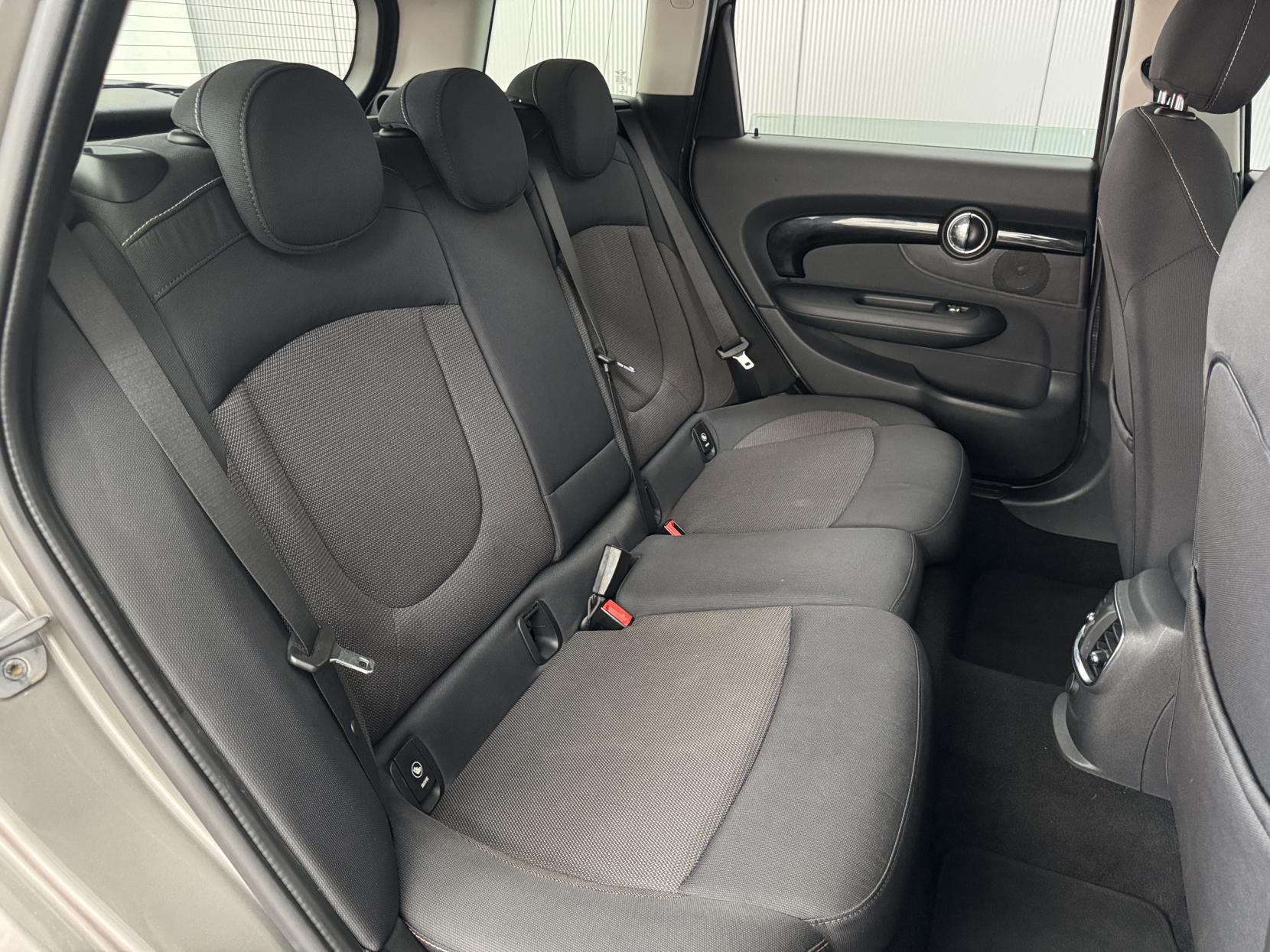 Mini Clubman view 67