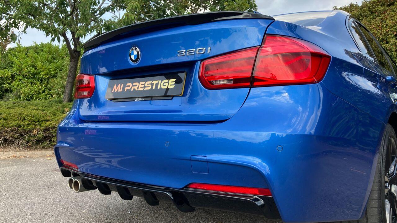 BMW 3 Series view 5