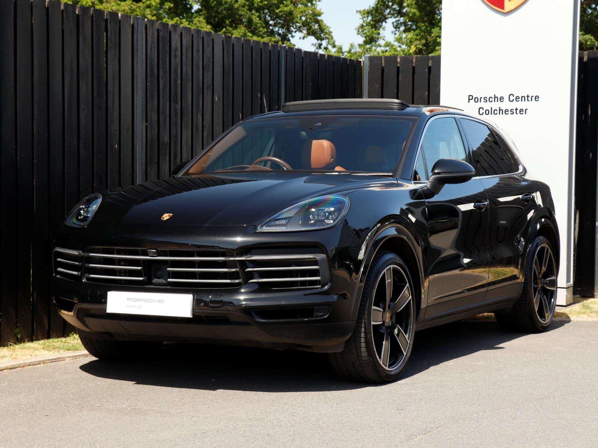 Porsche Cayenne view 35