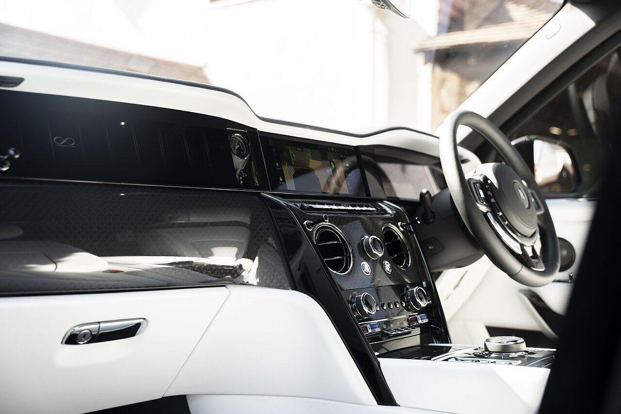 Rolls-Royce Cullinan view 10