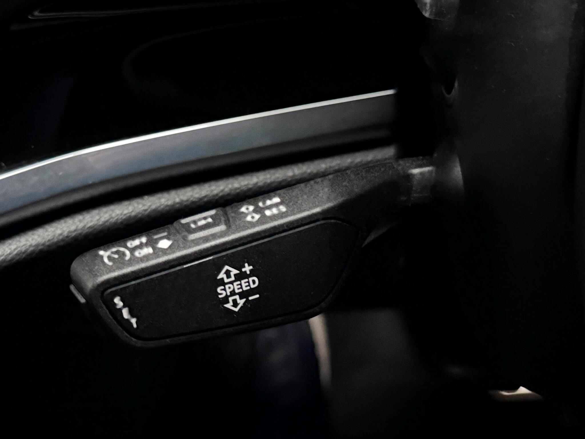 Audi RS Q3 view 17