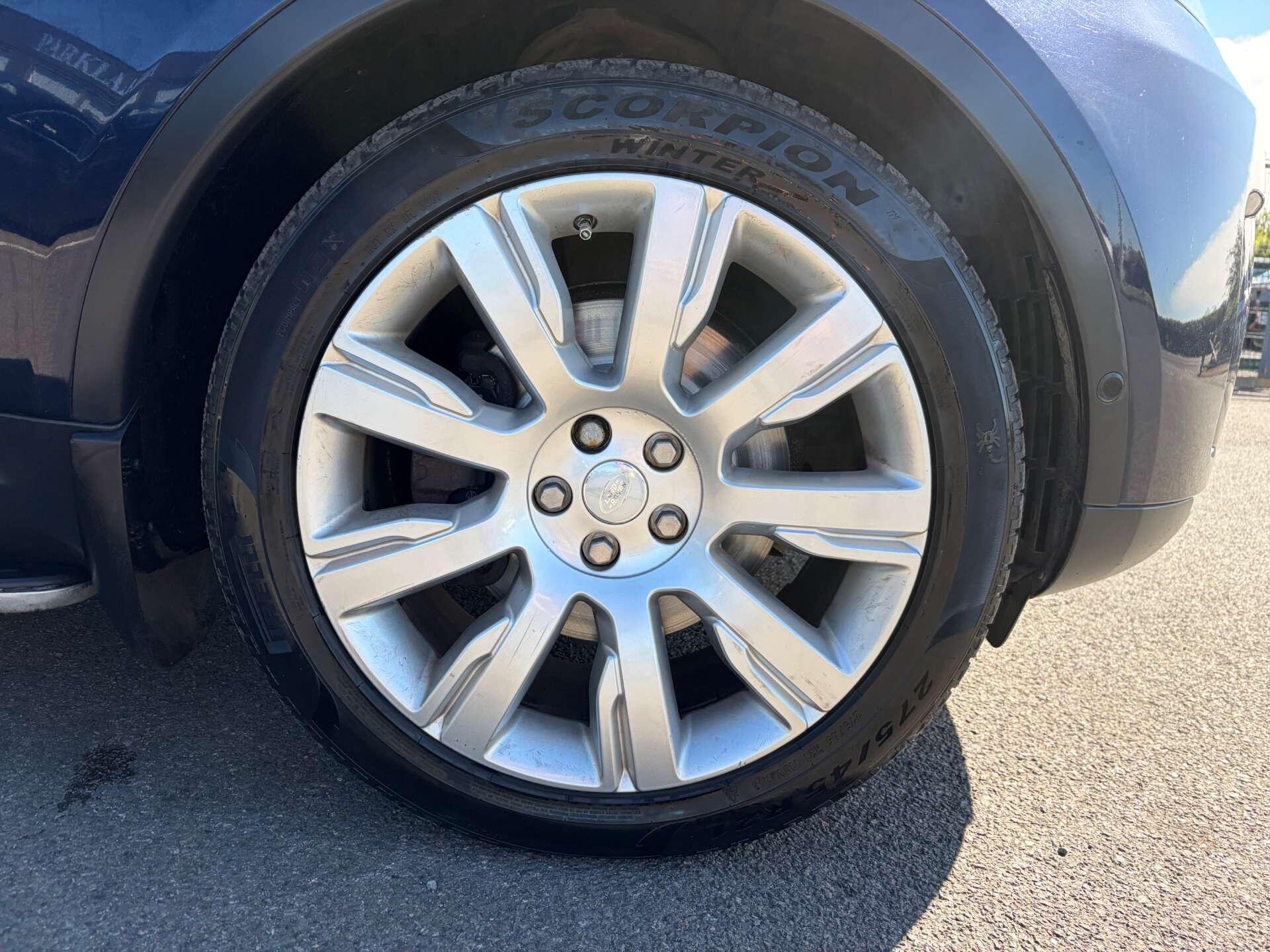 Land Rover Discovery 3 view 11