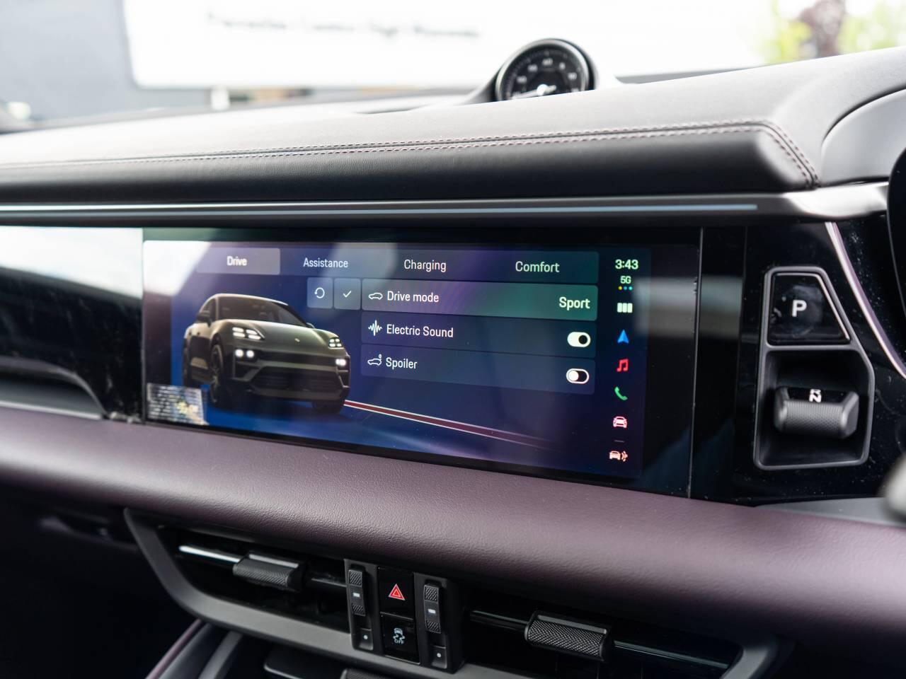 Porsche Macan view 5
