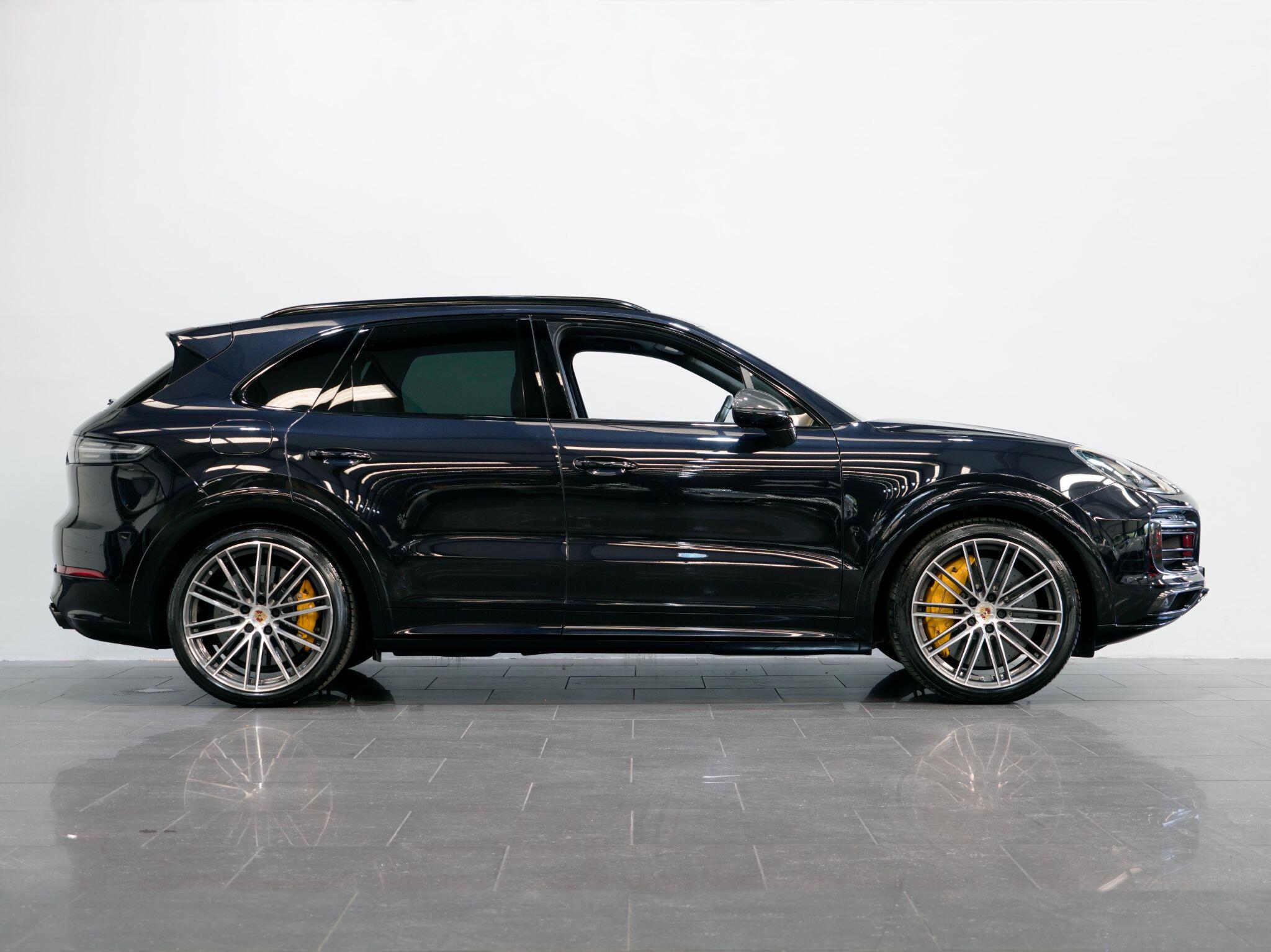 Porsche Cayenne view 6