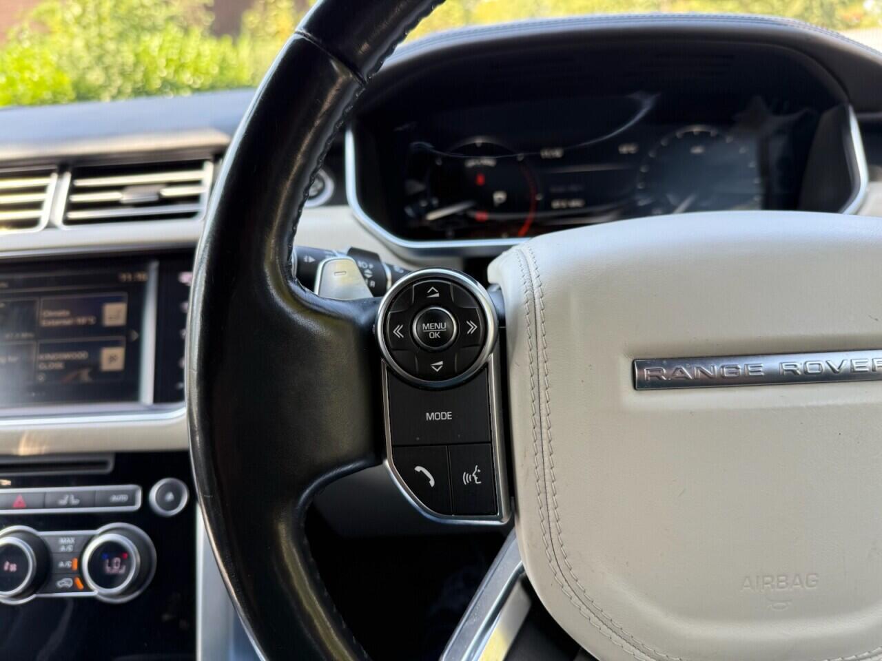 Land Rover Range Rover view 23
