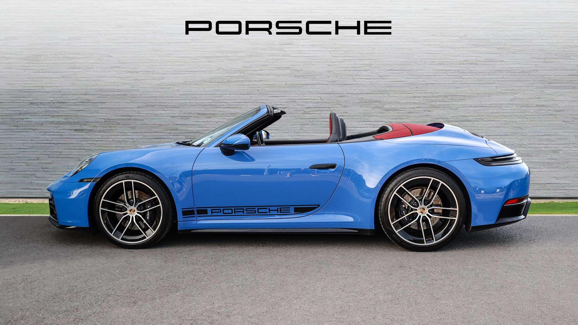 Porsche 911 view 8