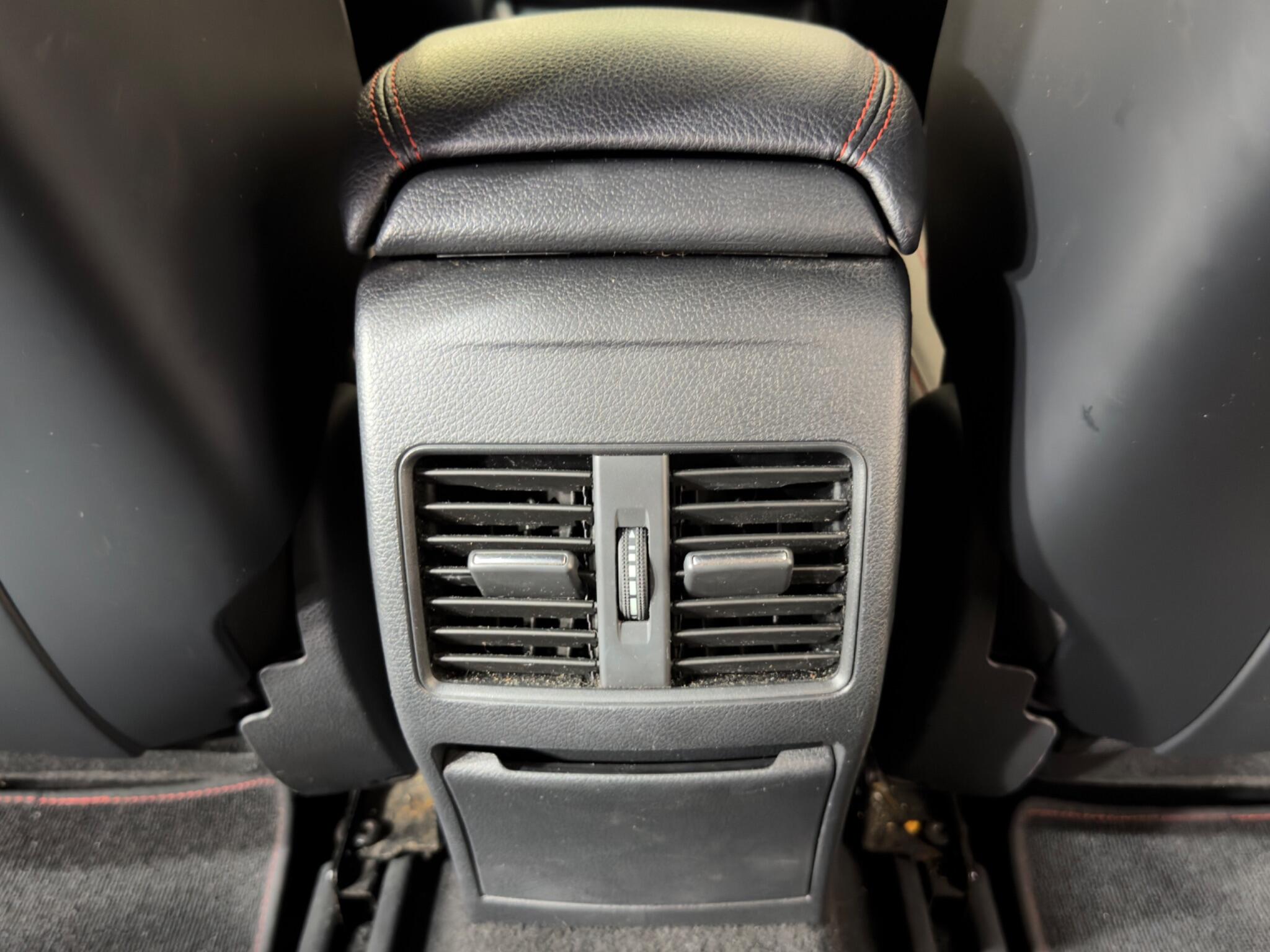 Mercedes-Benz Cla view 40