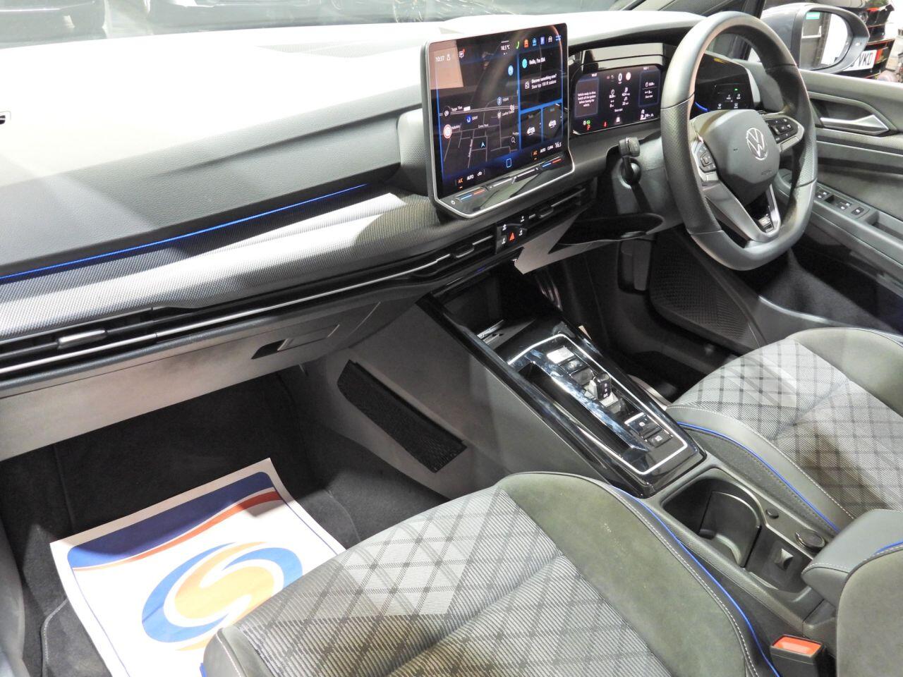 Volkswagen Golf view 20