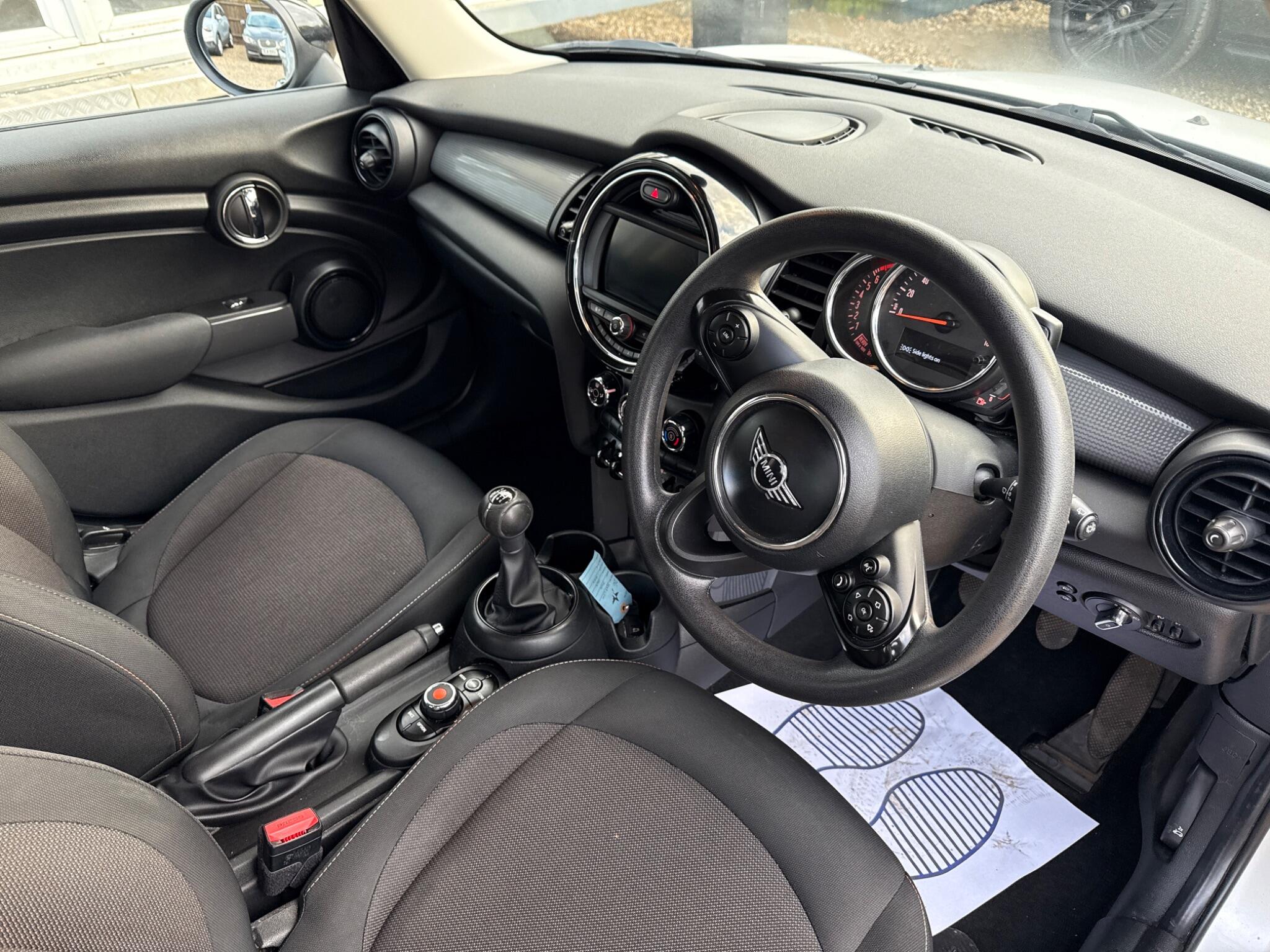 Mini Hatch view 13