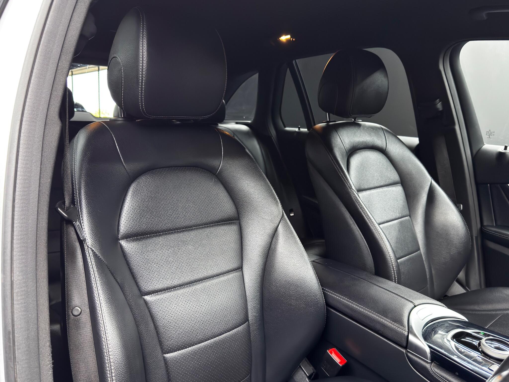Mercedes-Benz GLC view 12