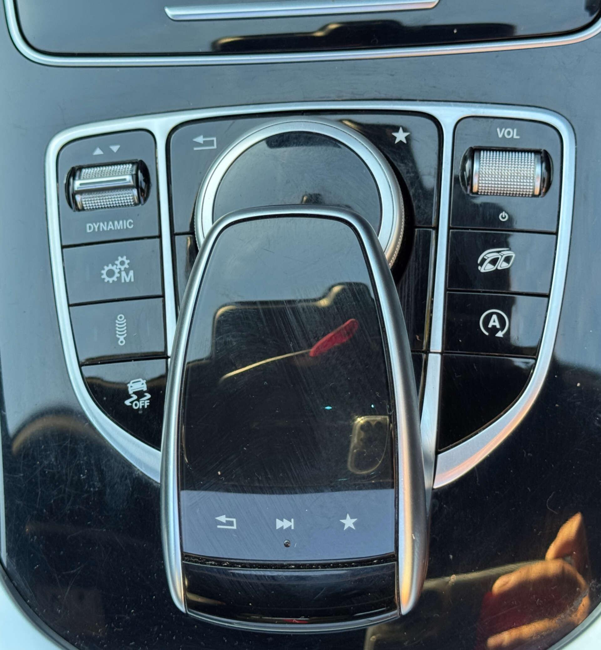 Mercedes-Benz C-Class view 25