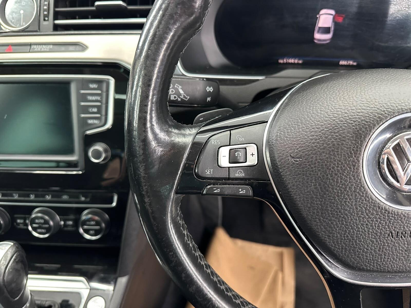 Volkswagen Passat view 34