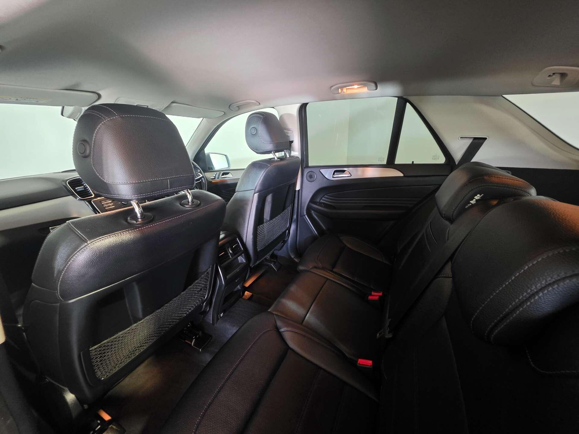 Mercedes-Benz Gle view 46