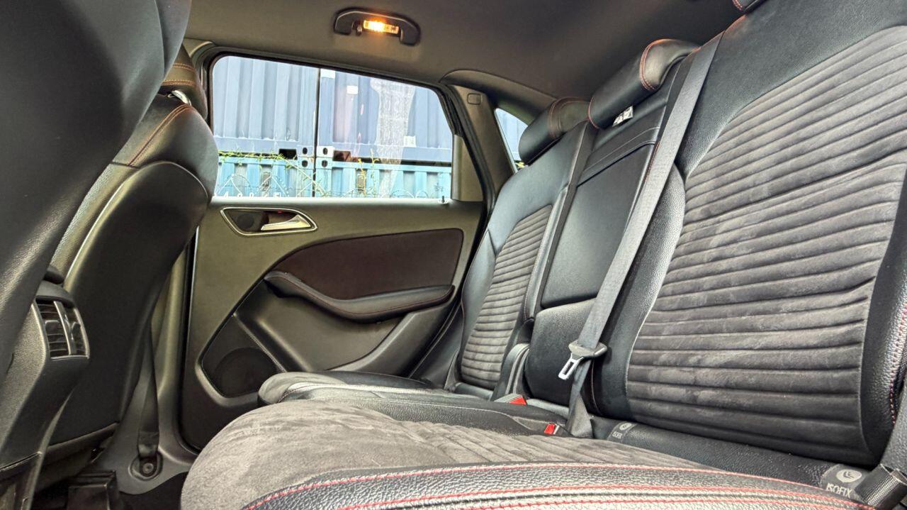 Mercedes-Benz B Class view 13