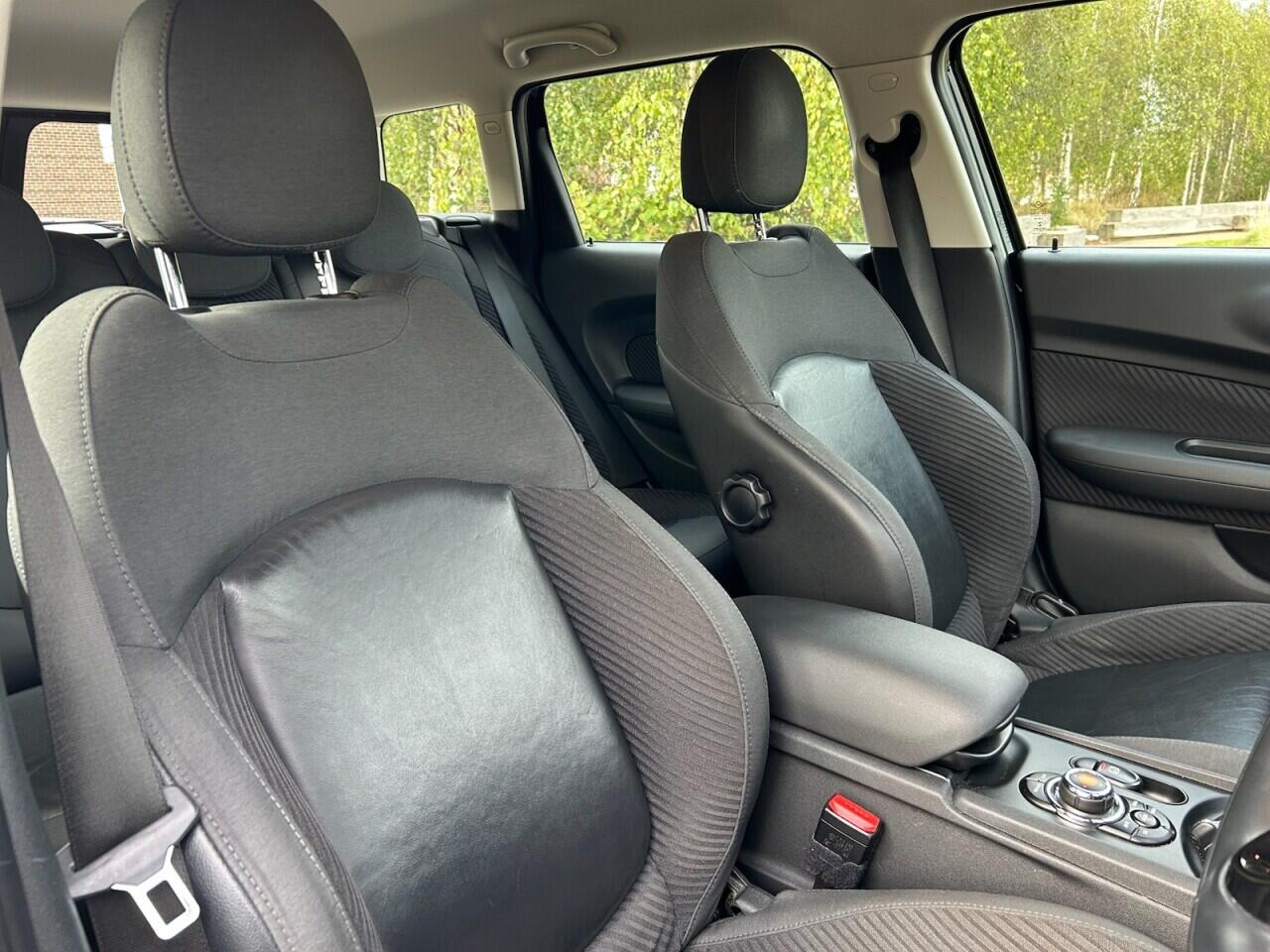 Mini Clubman view 21