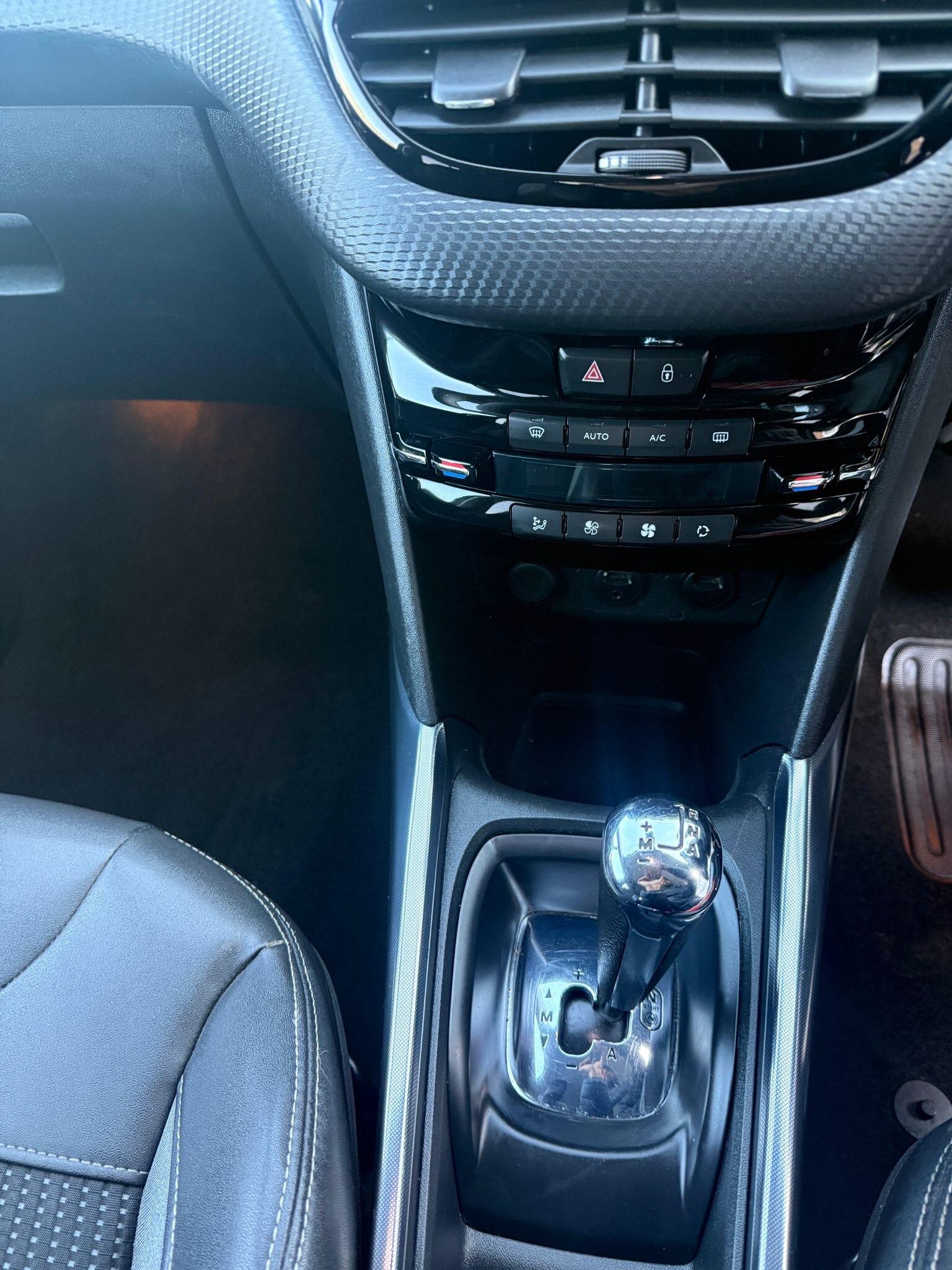 Peugeot 2008 view 14