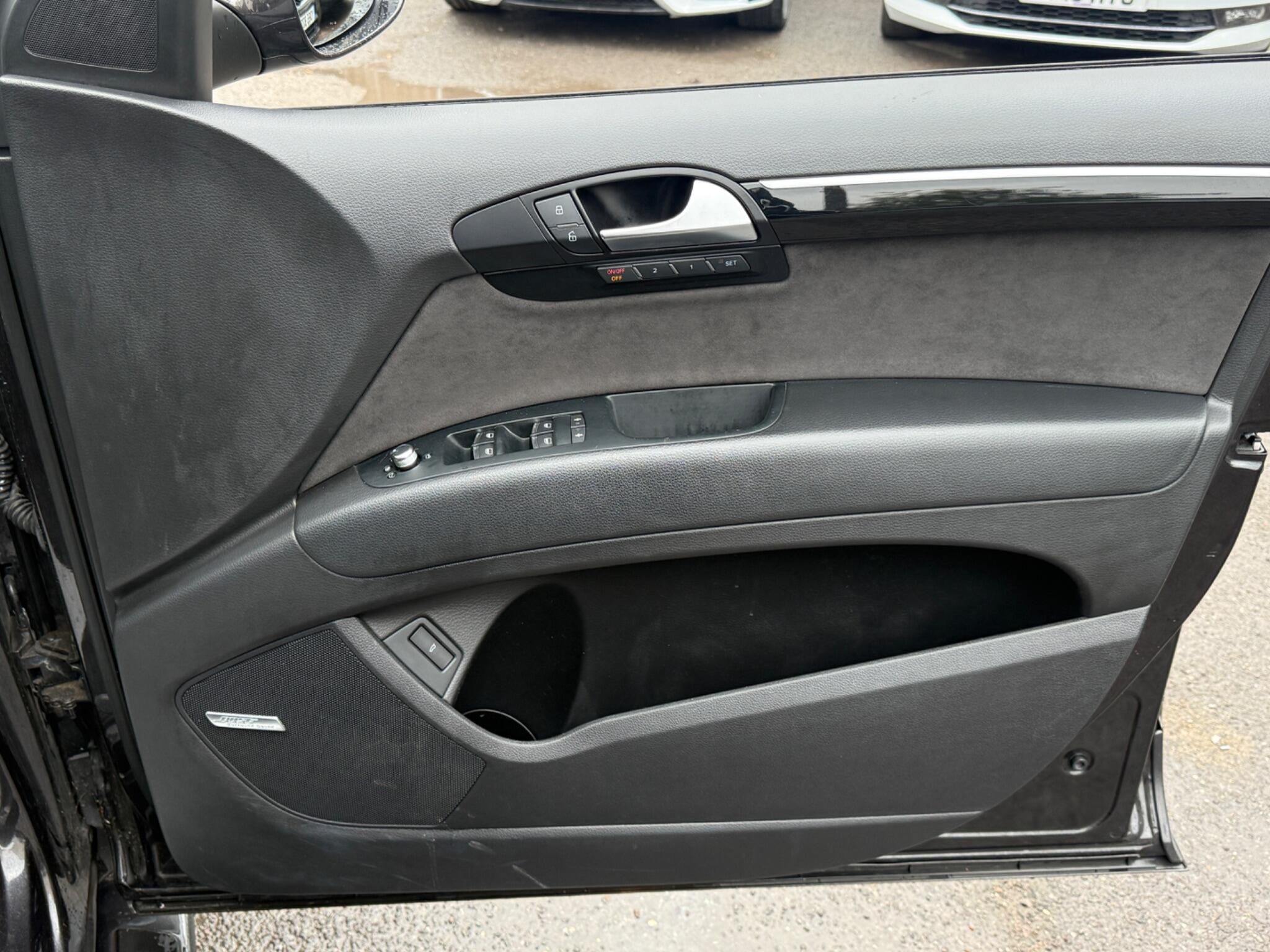 Audi Q7 - Image 37