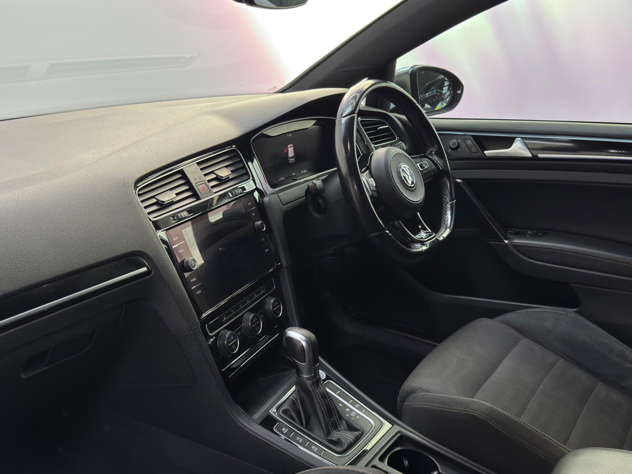 Volkswagen Golf view 41