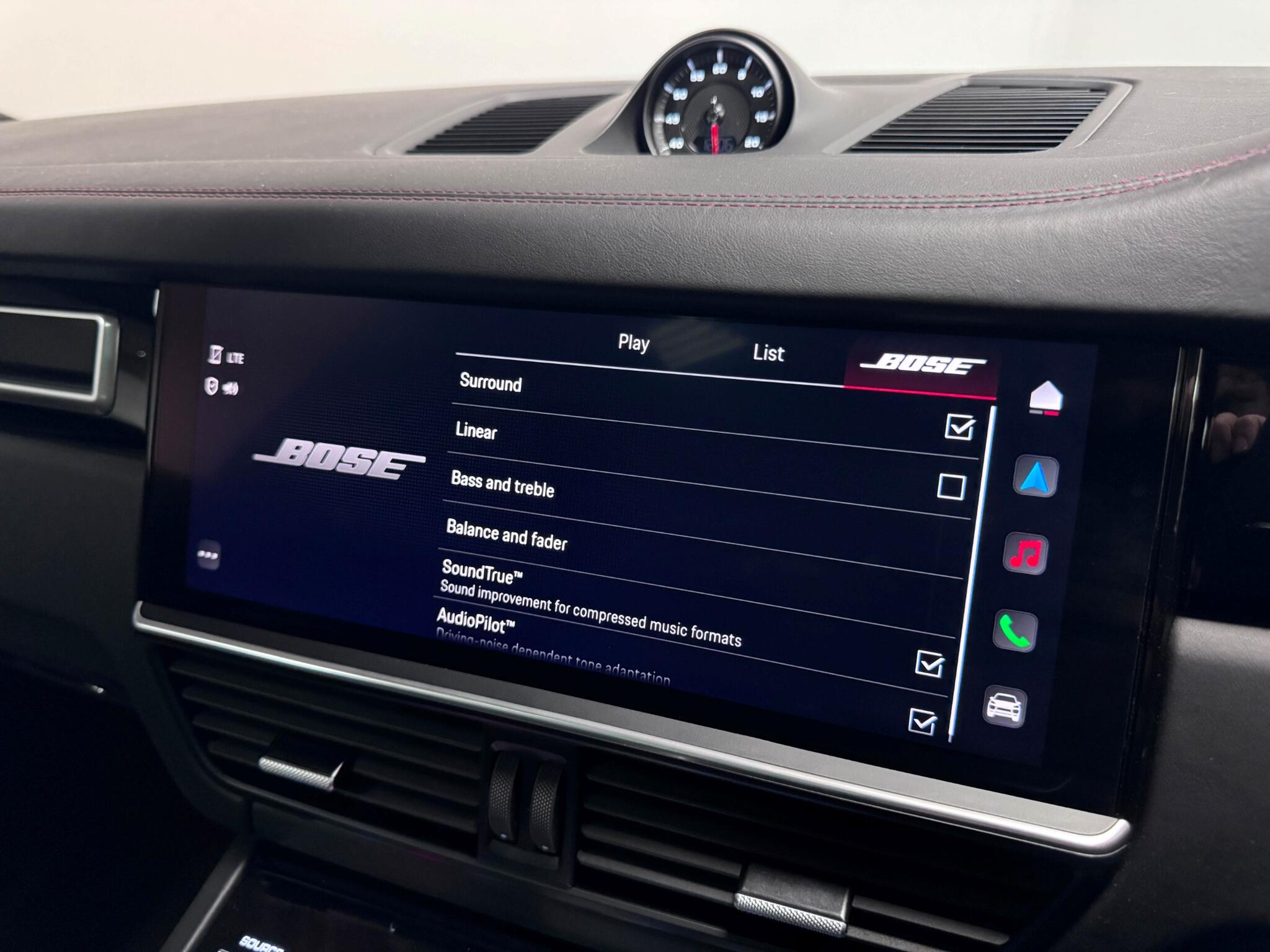 Porsche Cayenne view 54