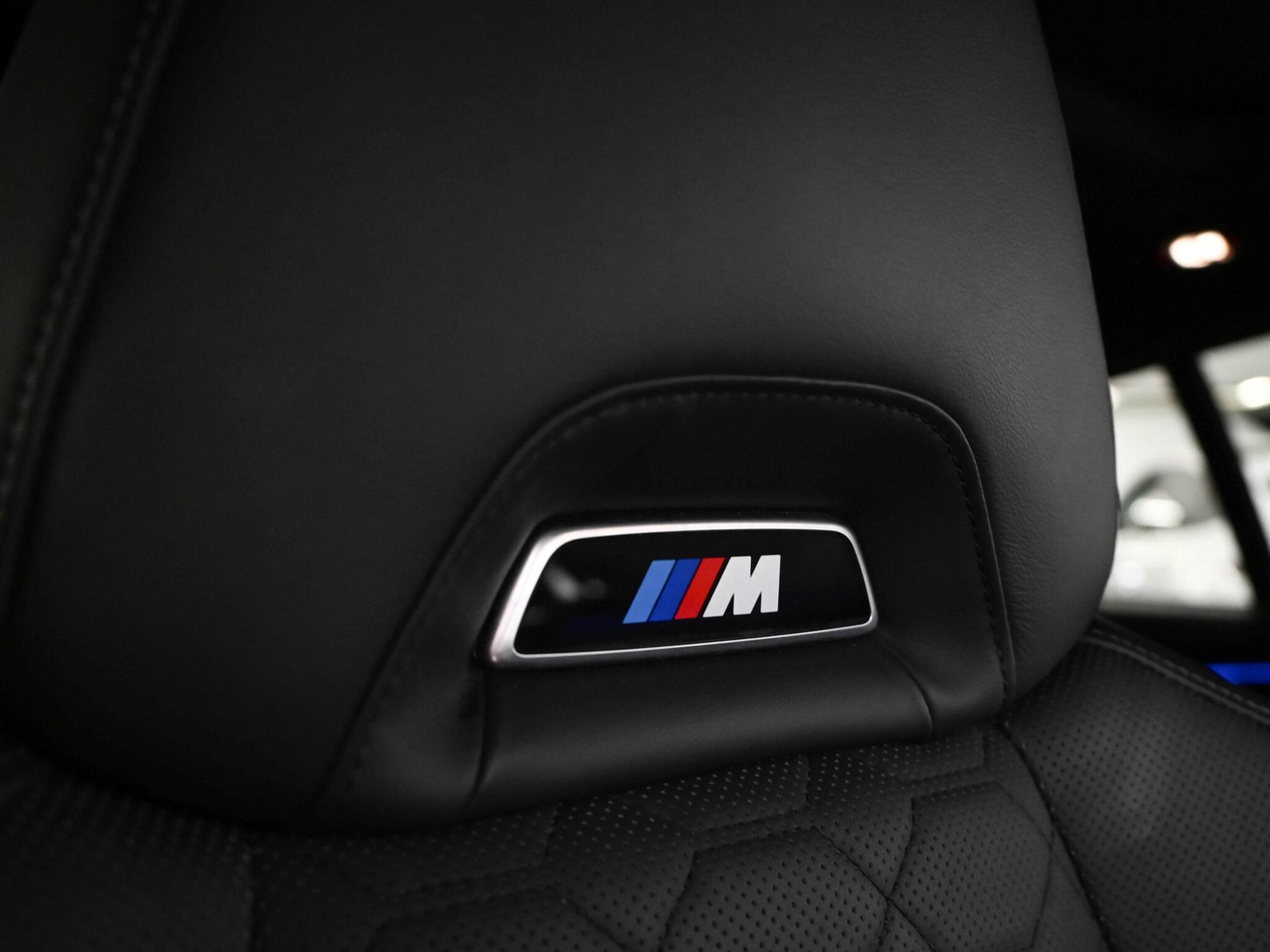 BMW X4 M view 27
