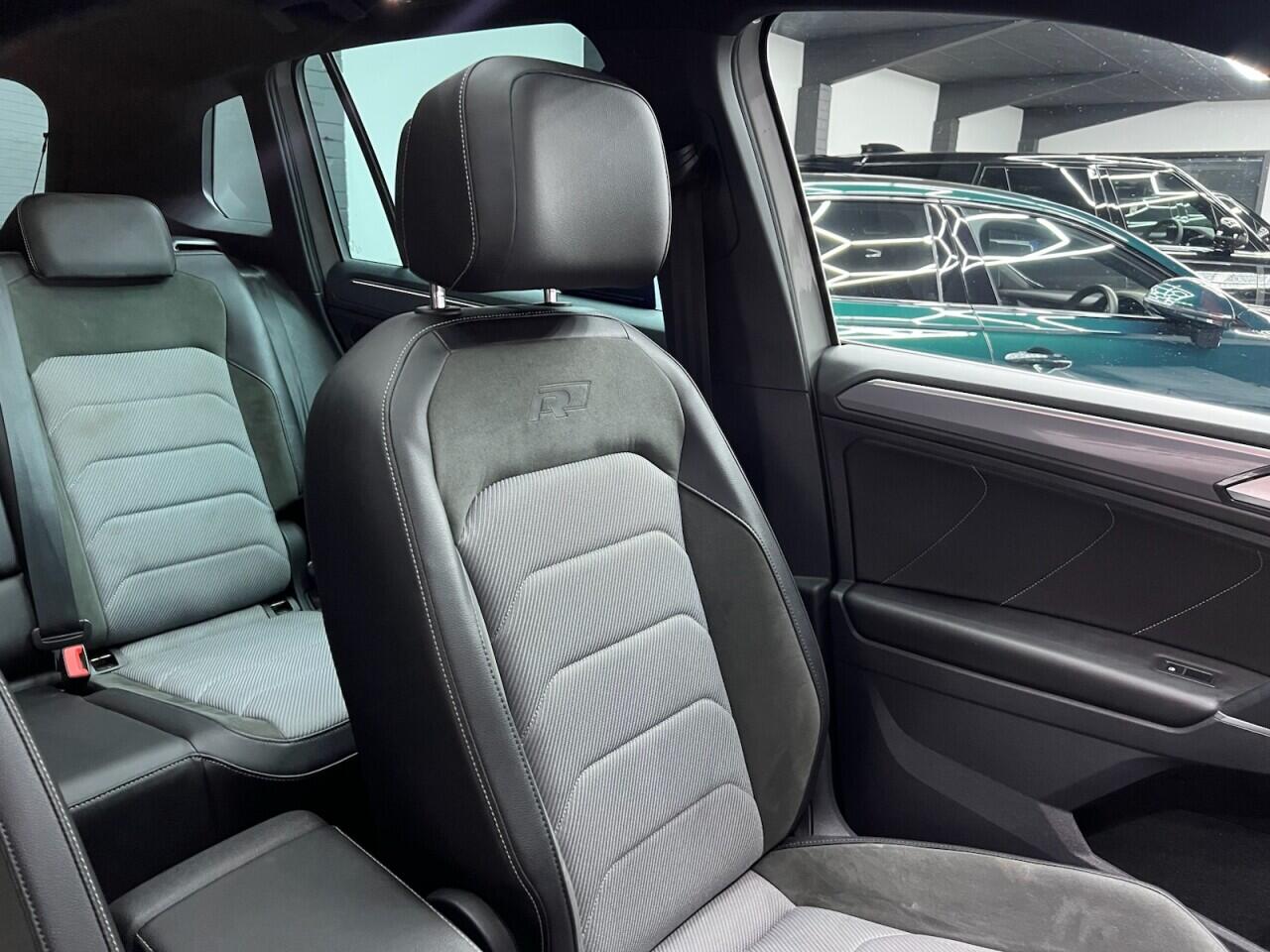 Volkswagen Tiguan view 36