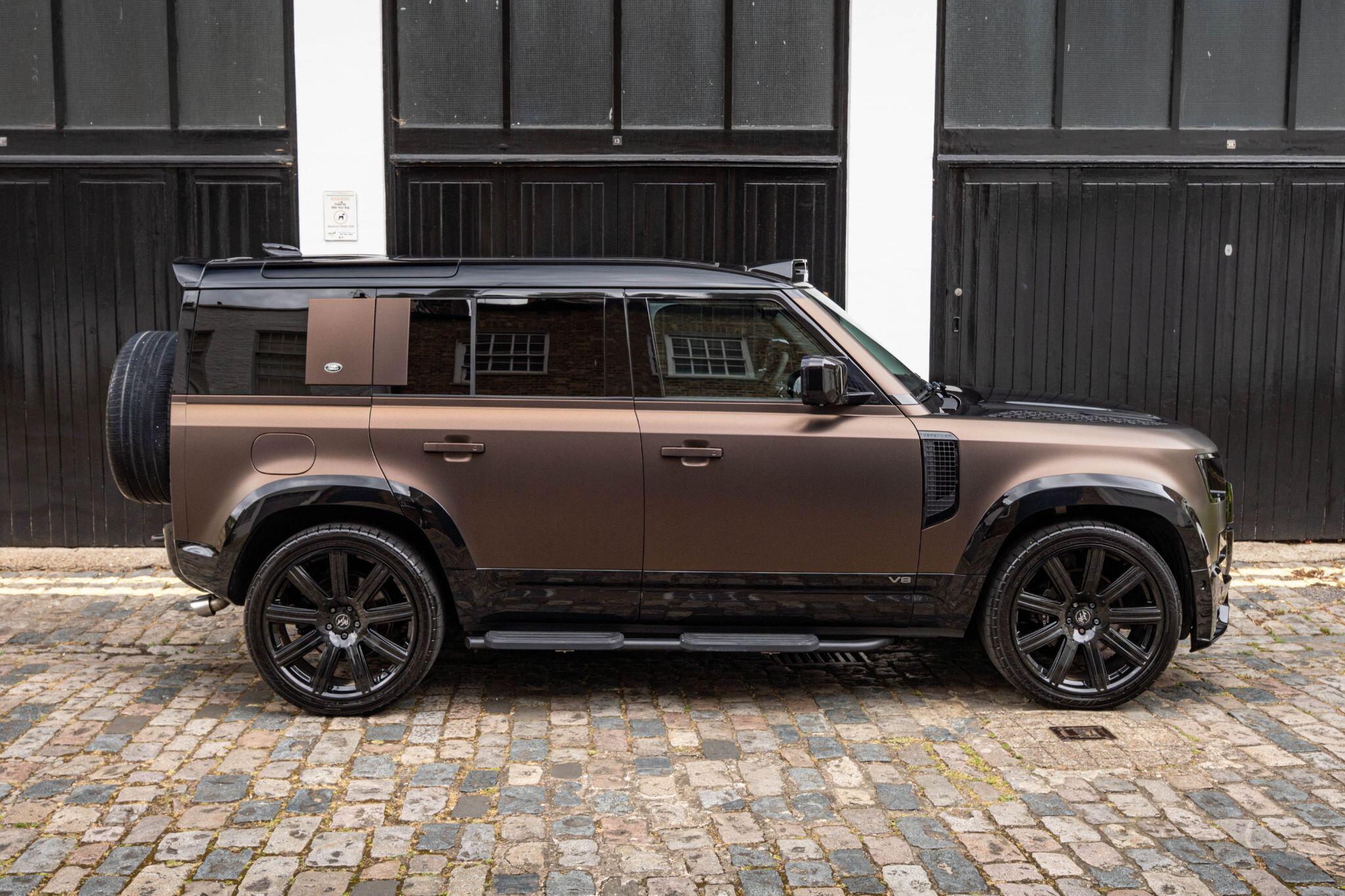 Land Rover Defender view 17
