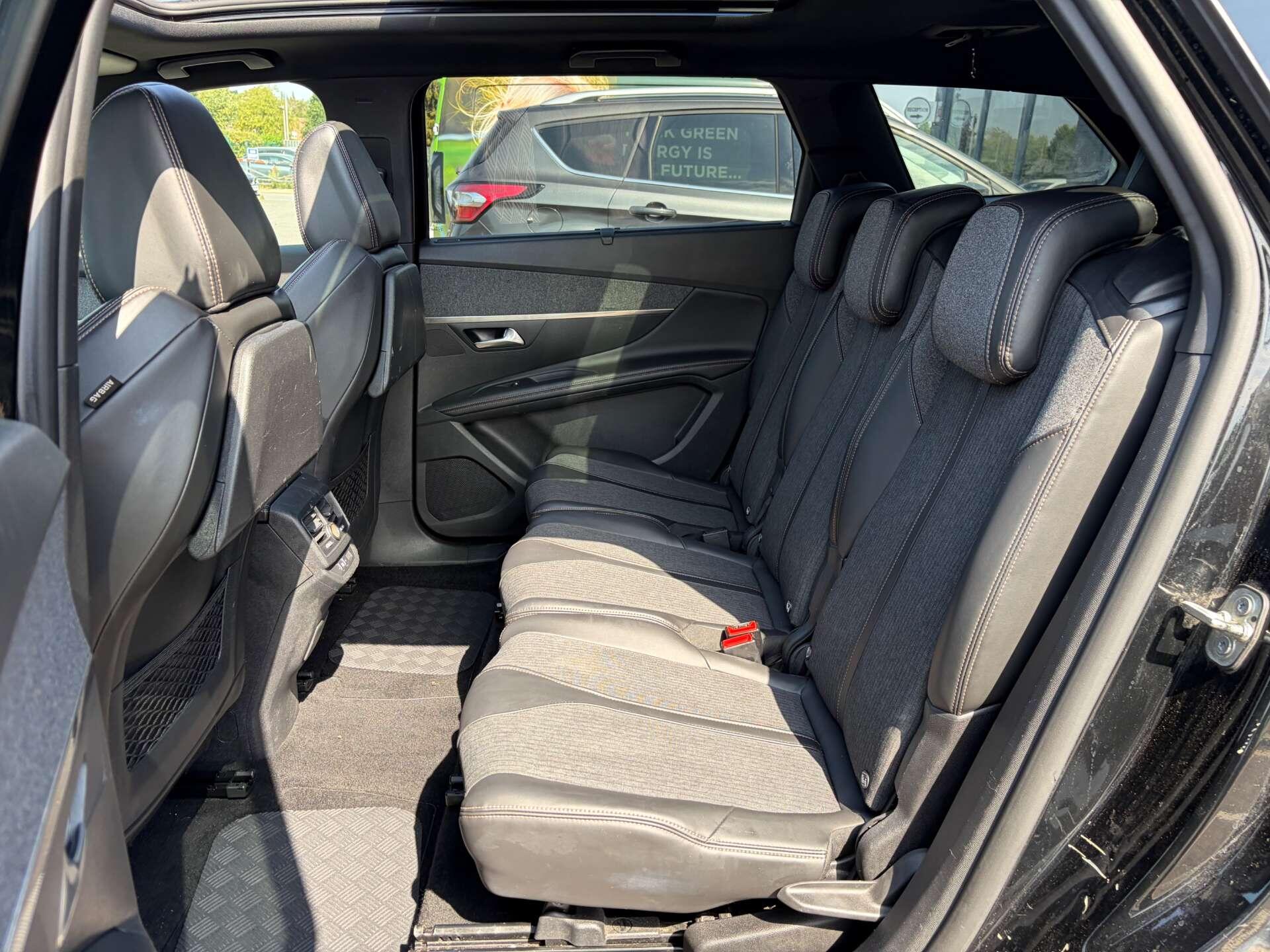 Peugeot 5008 view 20