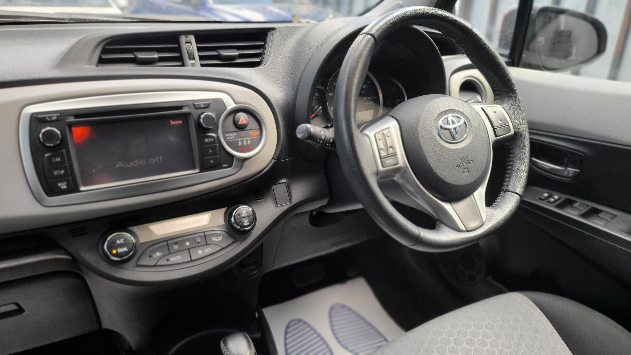 Toyota Yaris view 13