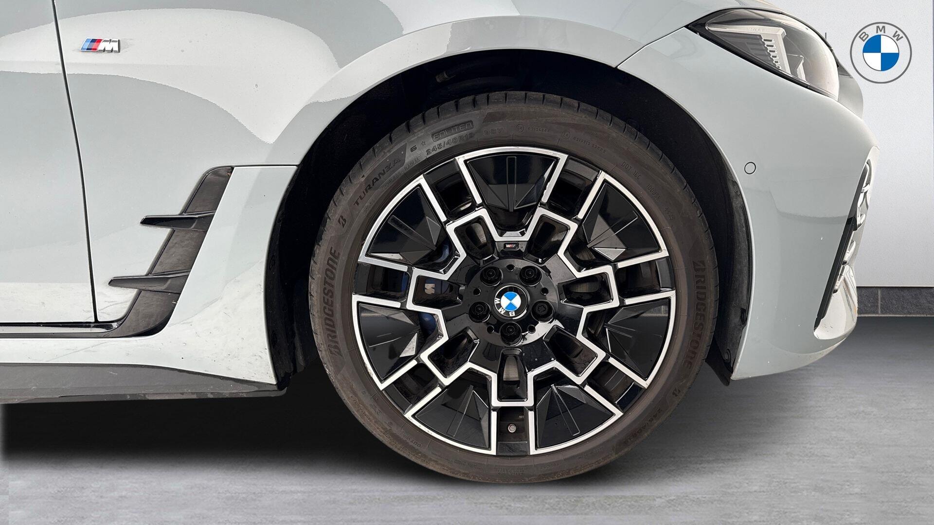 BMW i4 view 14