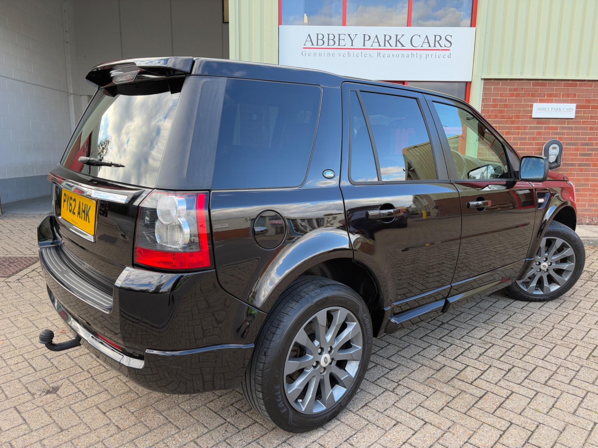 Land Rover Freelander view 3