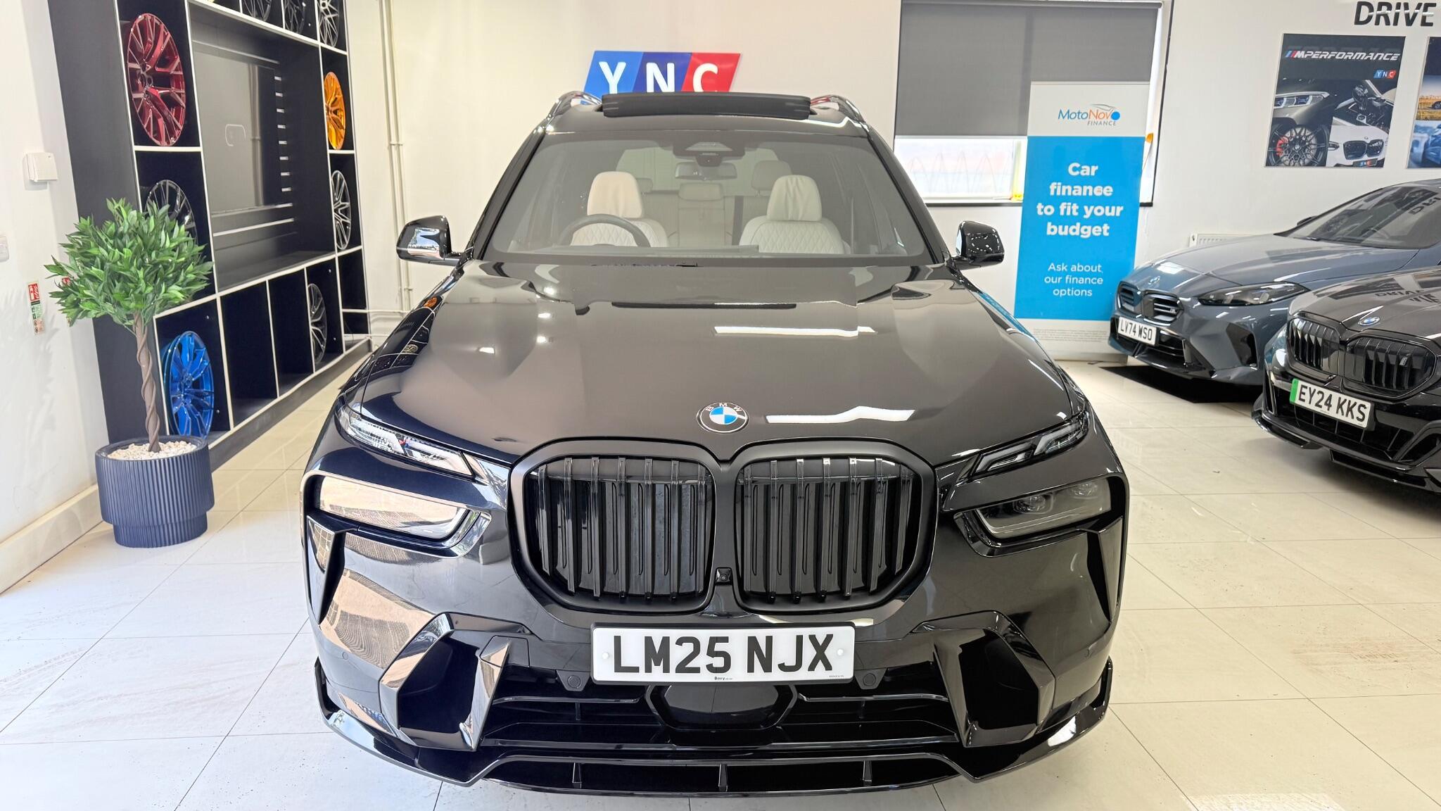 BMW X7 view 71