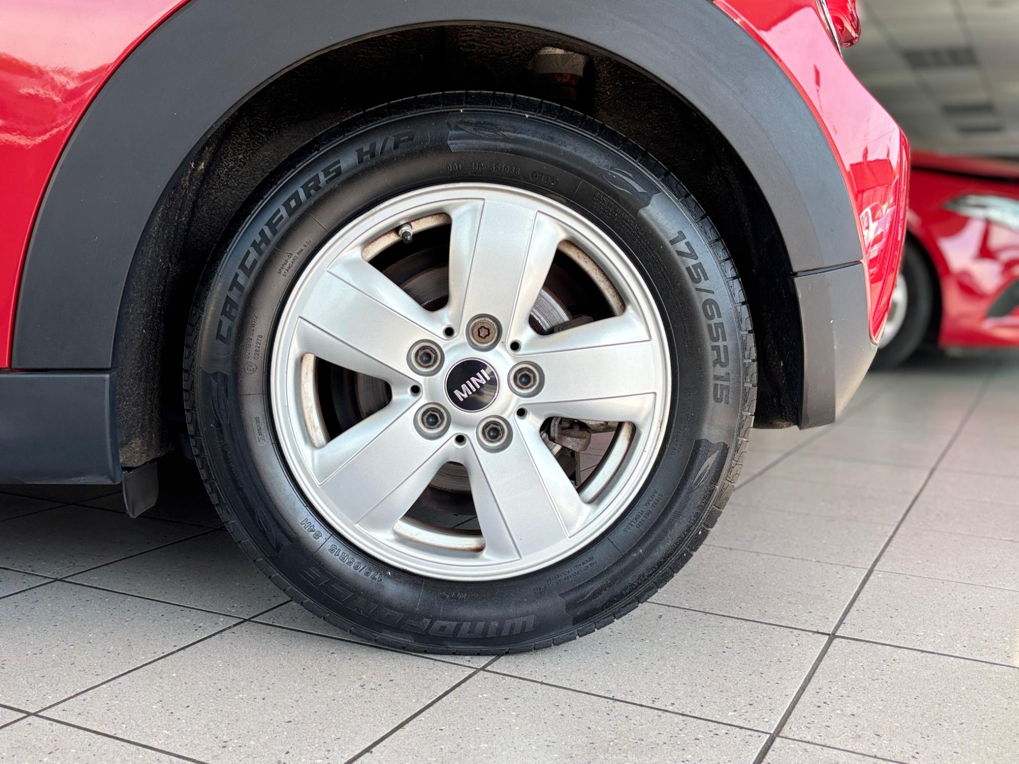 Mini Hatch view 17