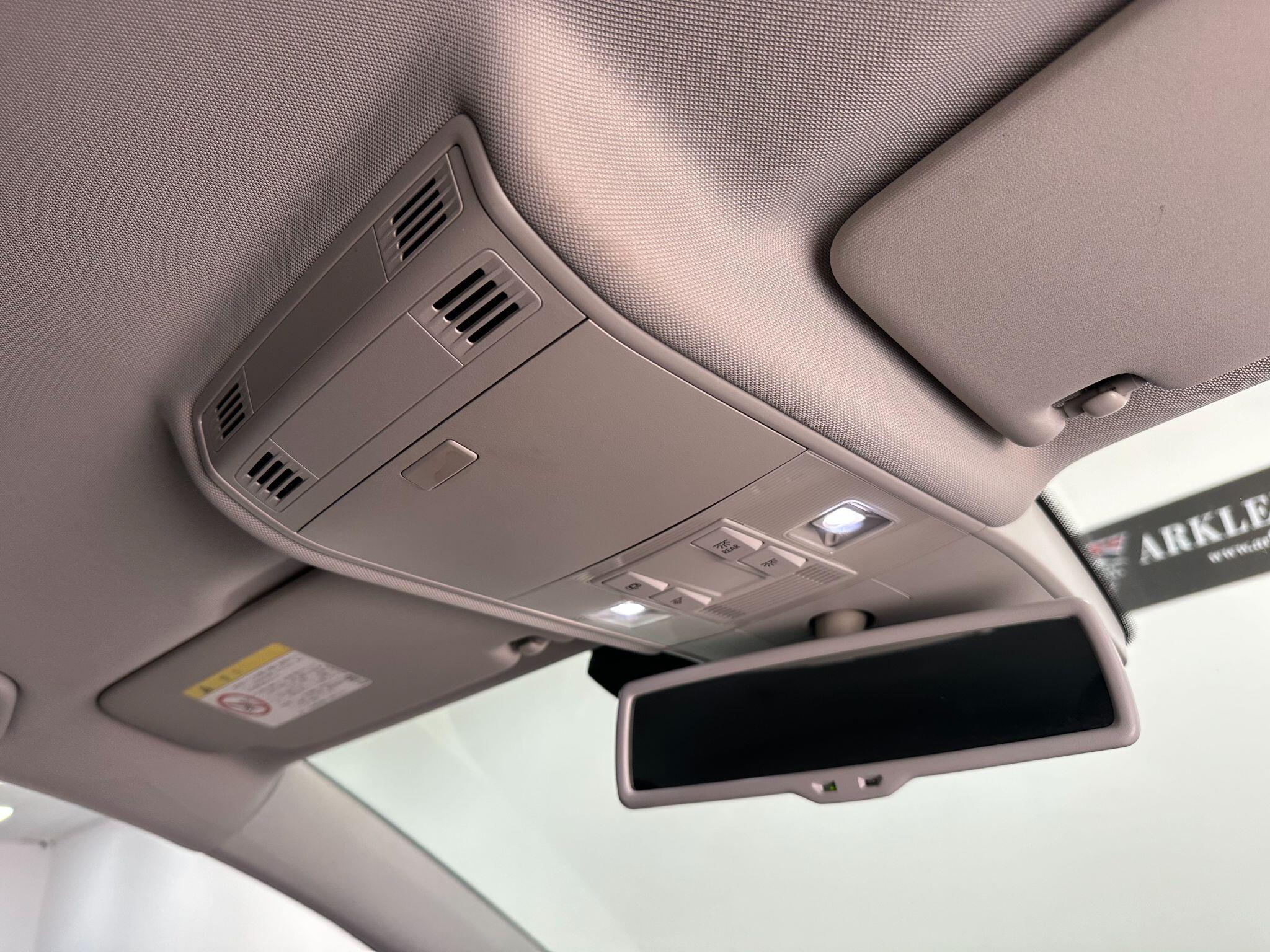 2014 Volkswagen Golf image 36