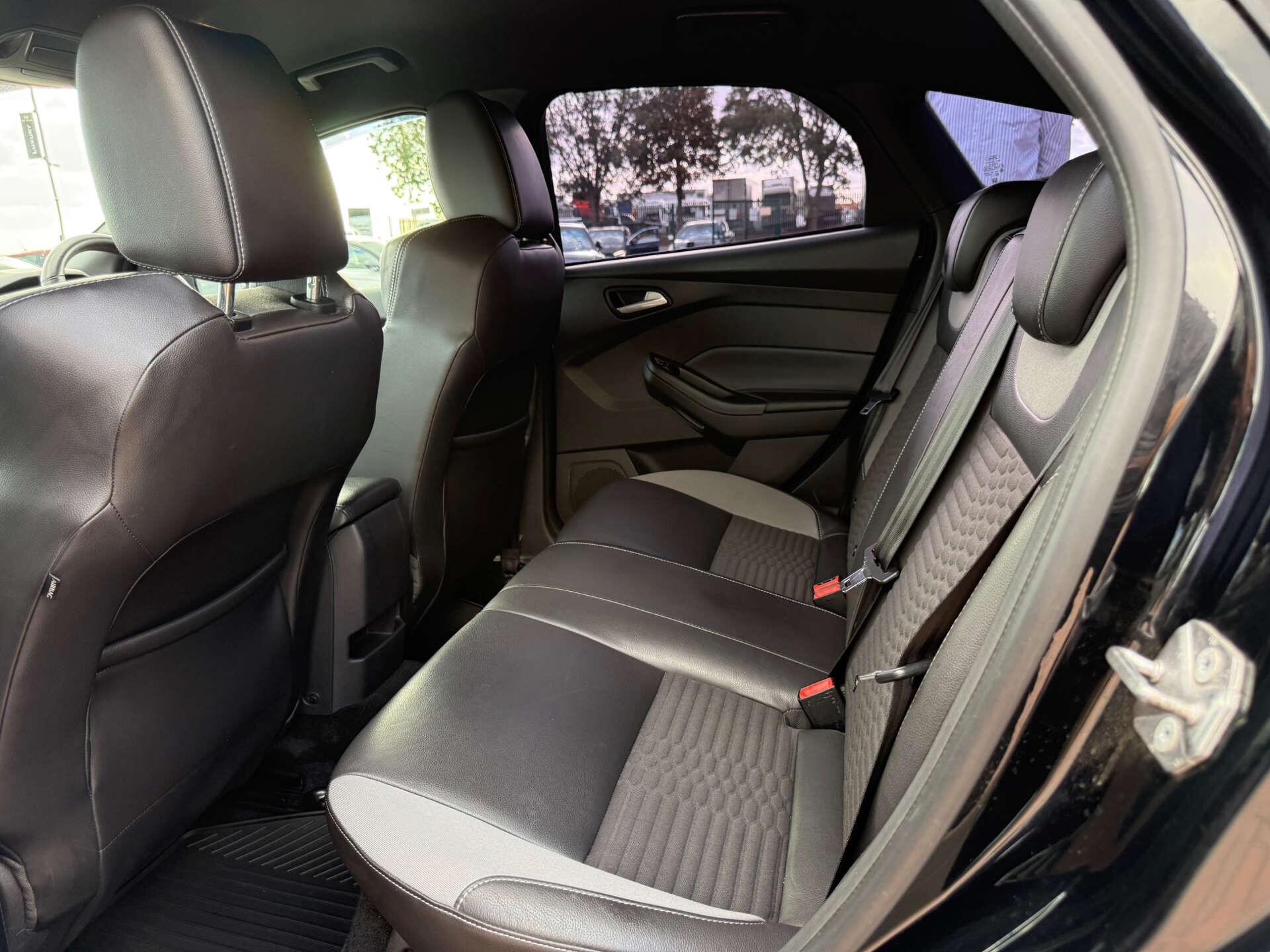 Ford Focus view 67
