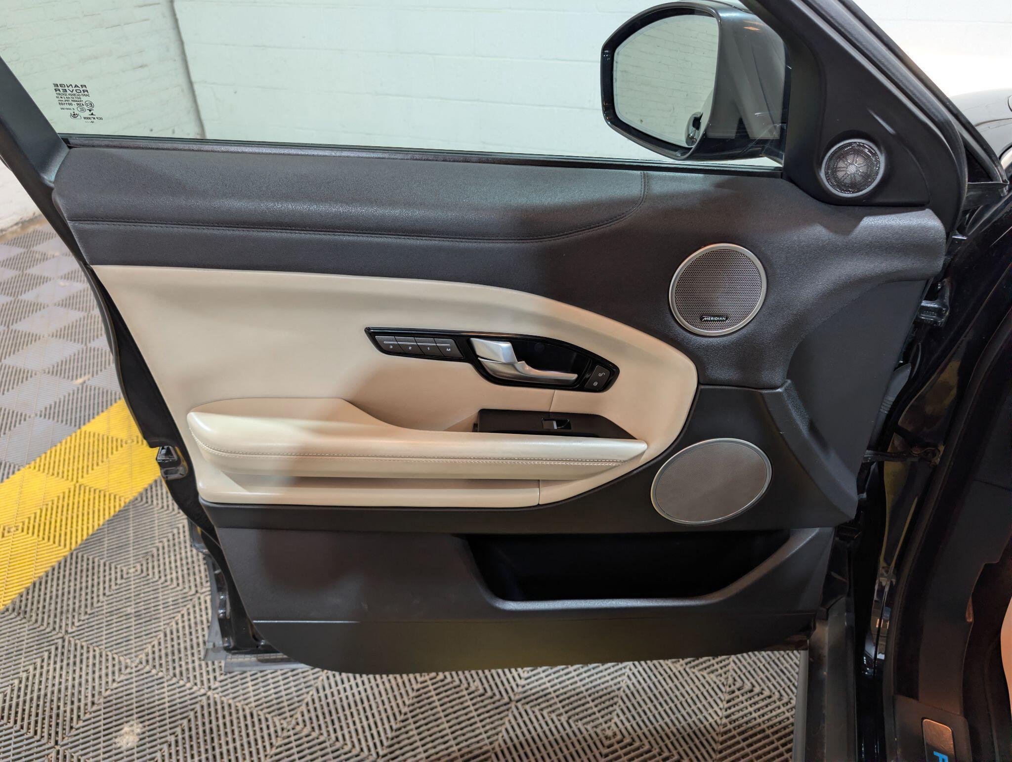 Land Rover Range Rover Evoque view 46