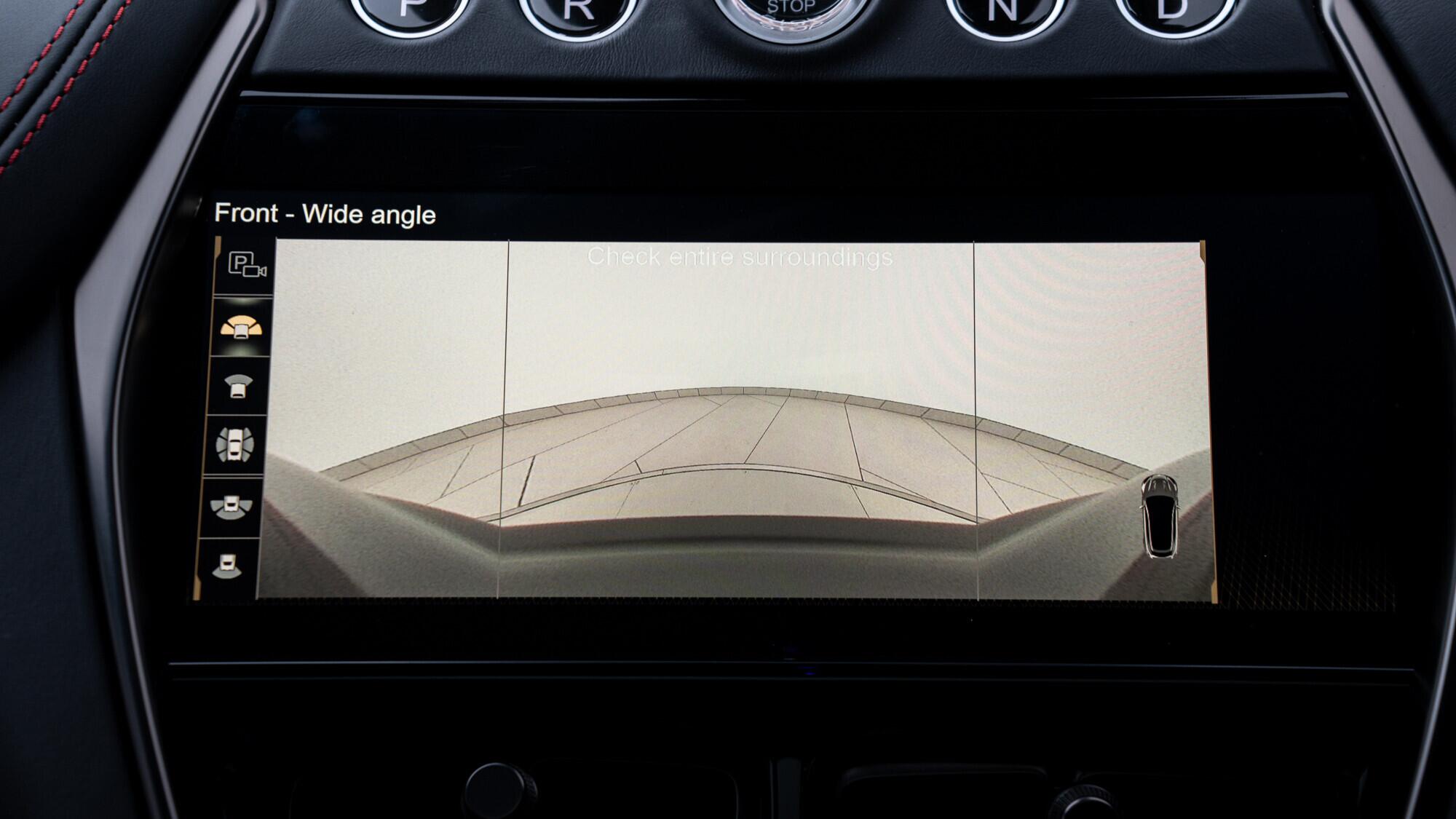 Aston Martin DBX view 35
