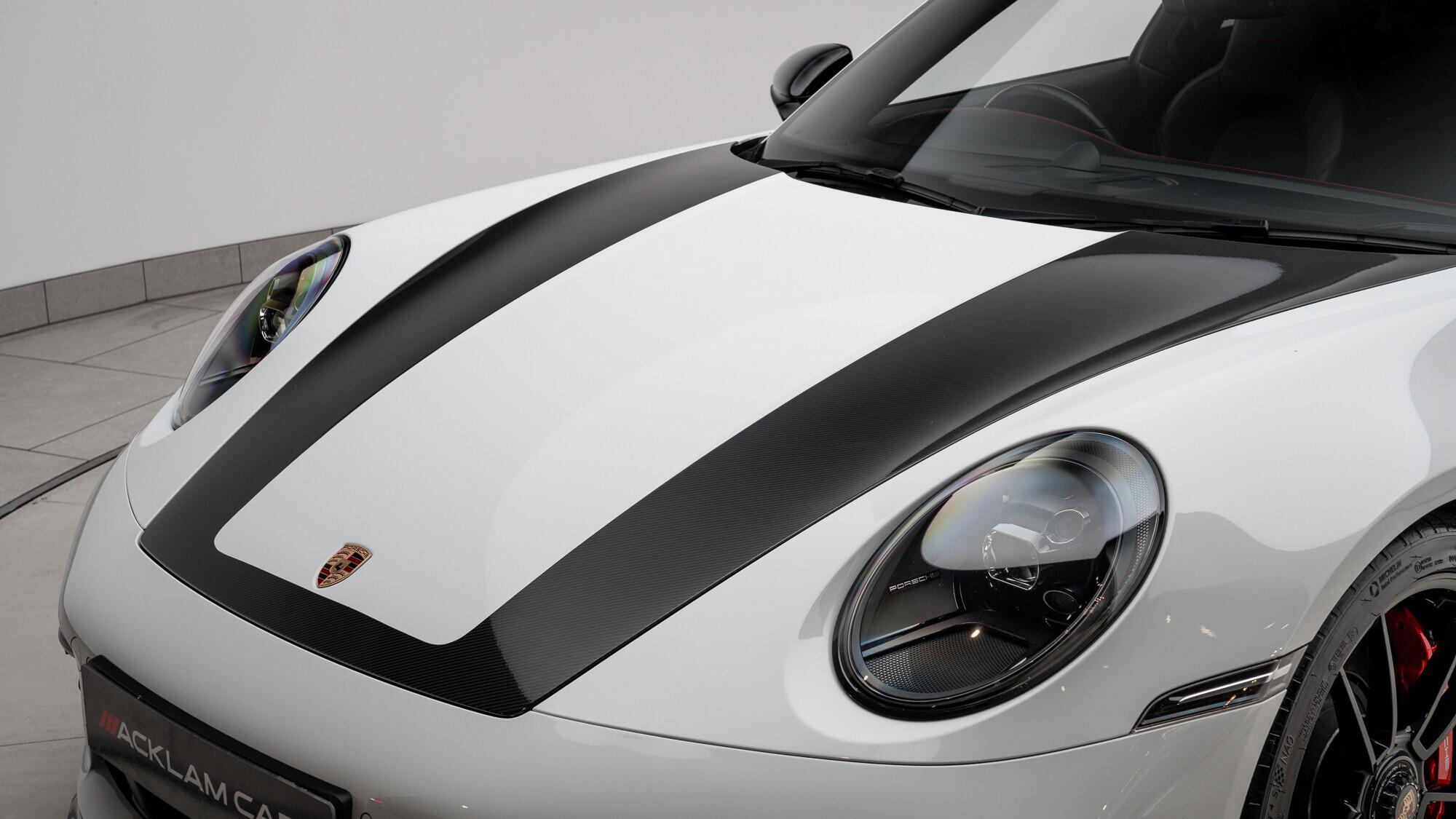 Porsche 911 view 12